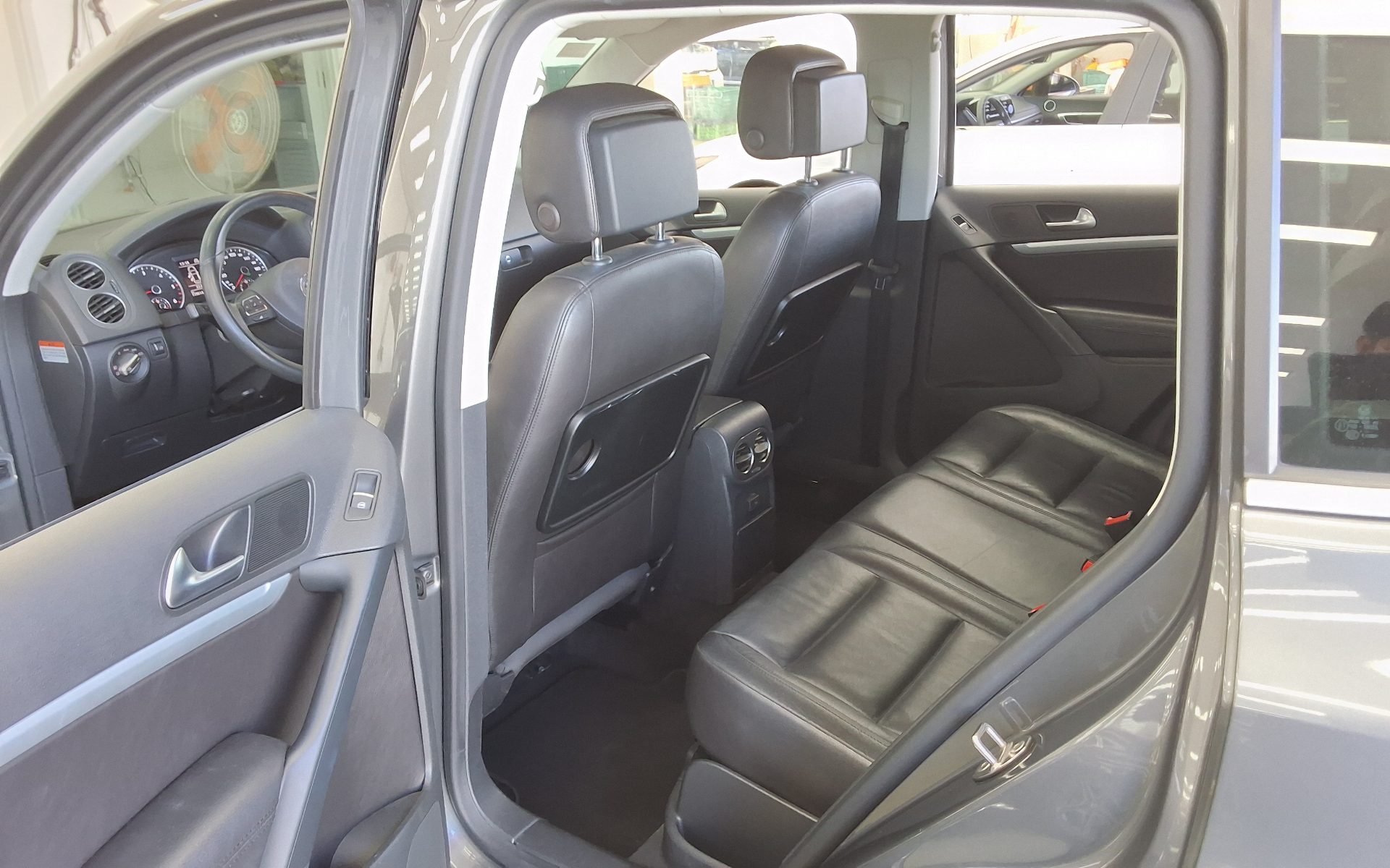 VOLKSWAGEN TIGUAN 2.0 TDI BLUEMOTION 2016 - zdjęcie 12