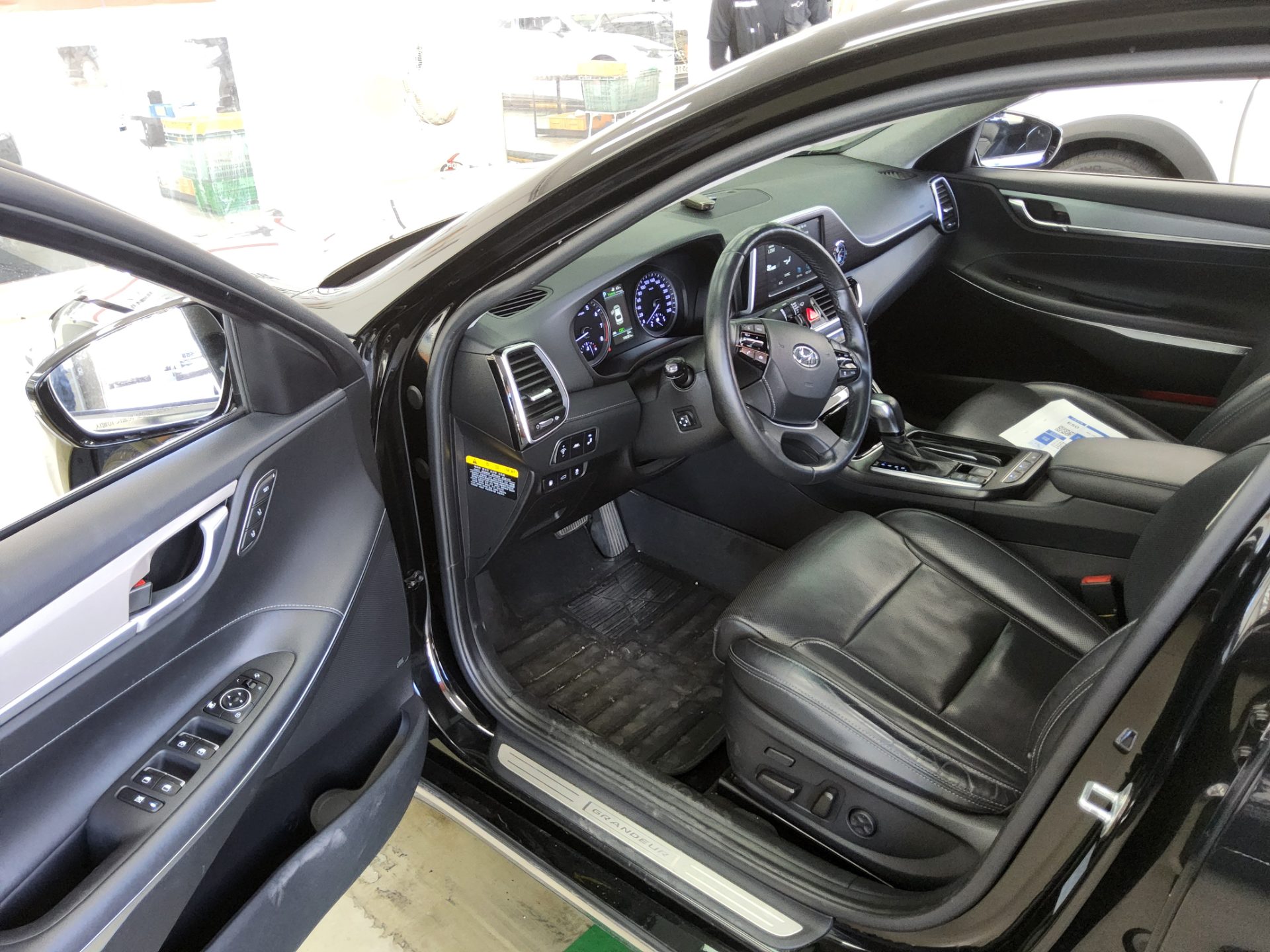 HYUNDAI GRANDEUR IG 3.3 GDi CELEBRITY 2019 - zdjęcie 10