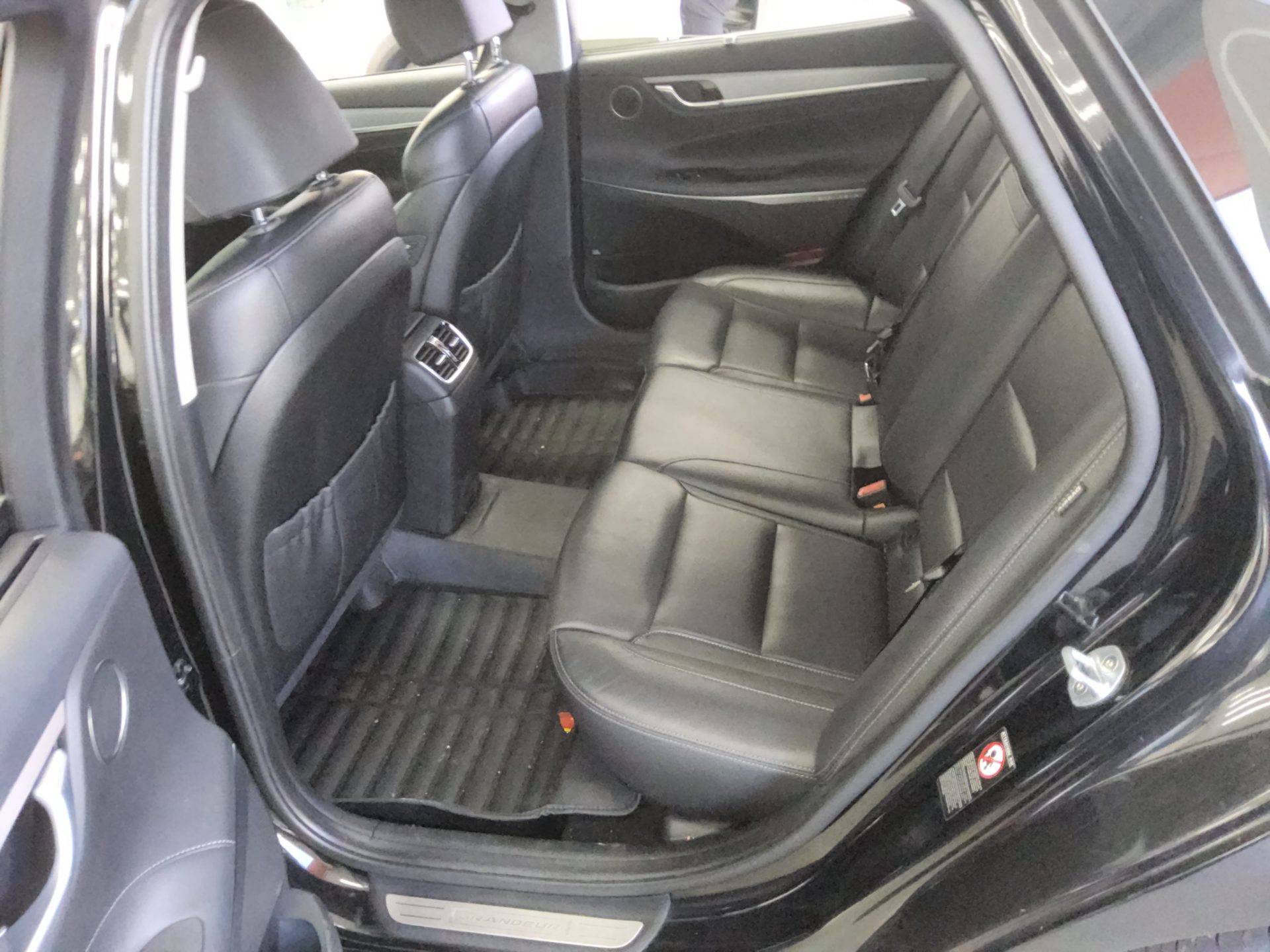 HYUNDAI GRANDEUR IG 3.3 GDi CELEBRITY 2019 - zdjęcie 12