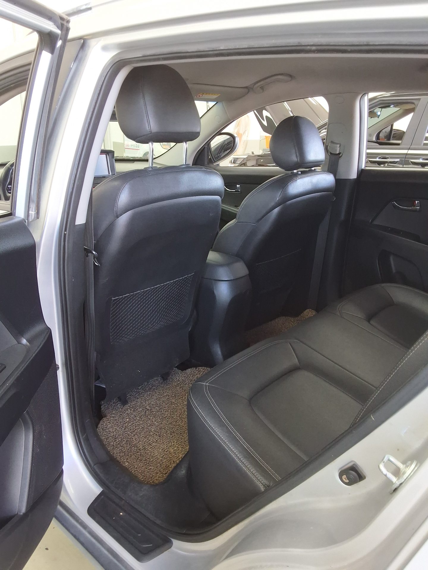 KIA SPORTAGE R DIESEL R2.0 2WD TLX LUXURY MODEL 2011 - zdjęcie 12