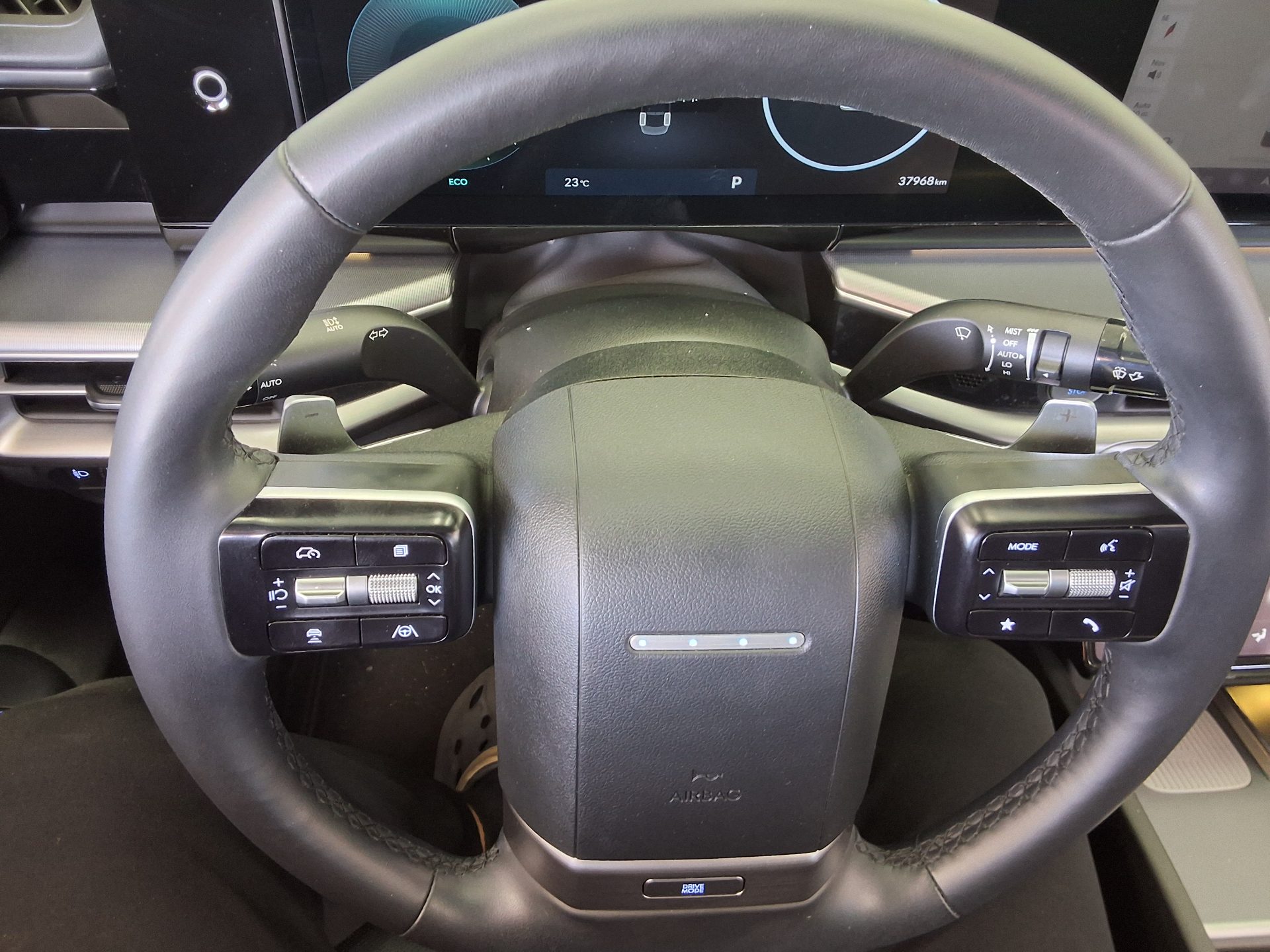 HYUNDAI THE ALL NEW GRANDEUR GASOLINE 2.5 EXCLUSIVE 2023 - zdjęcie 17
