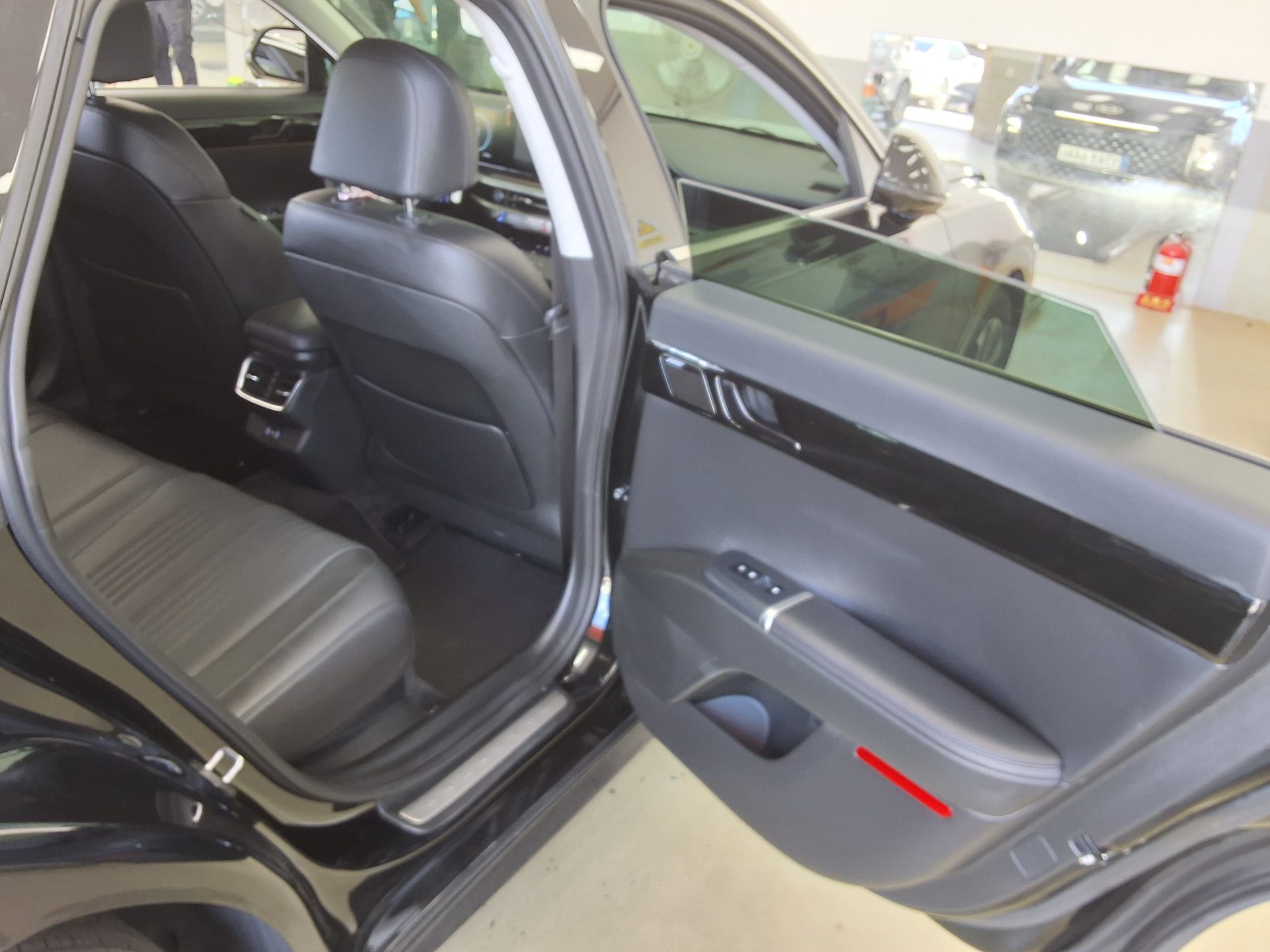 HYUNDAI THE ALL NEW GRANDEUR GASOLINE 2.5 EXCLUSIVE 2023 - zdjęcie 13