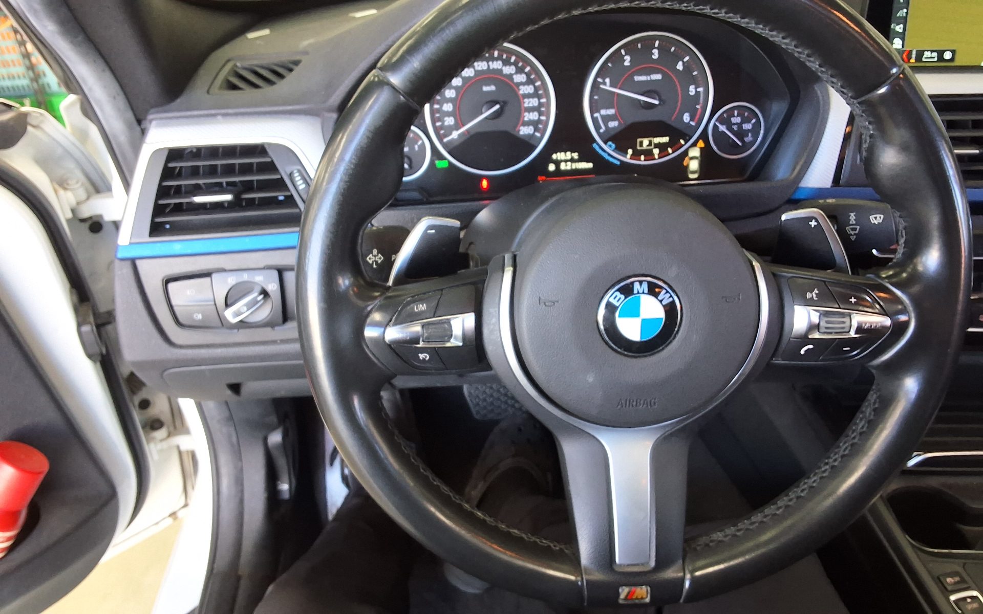 BMW 3 SERIES (6TH GEN) 320d M SPORT 2017 - zdjęcie 17
