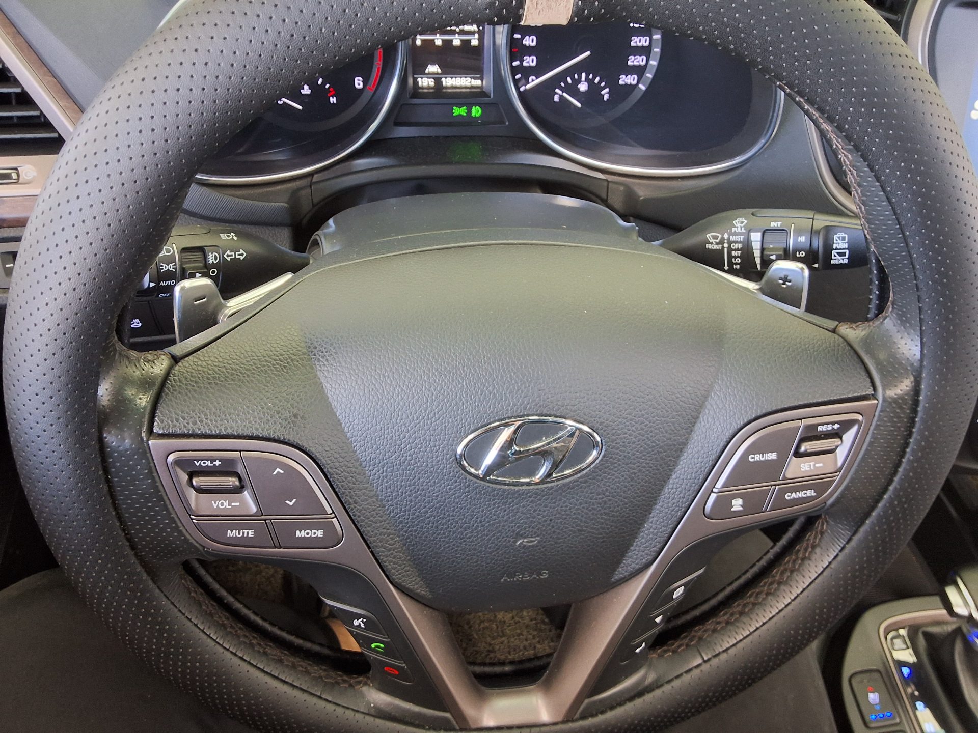 HYUNDAI SANTA FE THE PRIME DIESEL R2.0 2WD 1 MILLION 2017 - zdjęcie 19