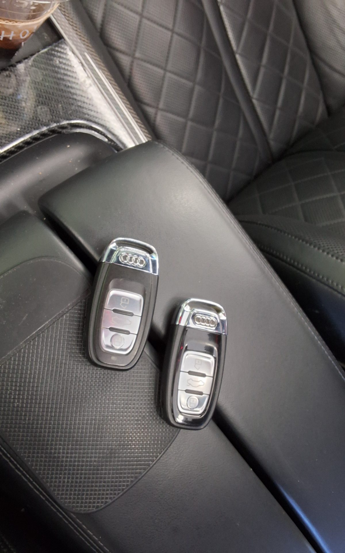 AUDI S8 (3RD GEN) 4.0 TFSI QUATTRO 2015 - zdjęcie 20