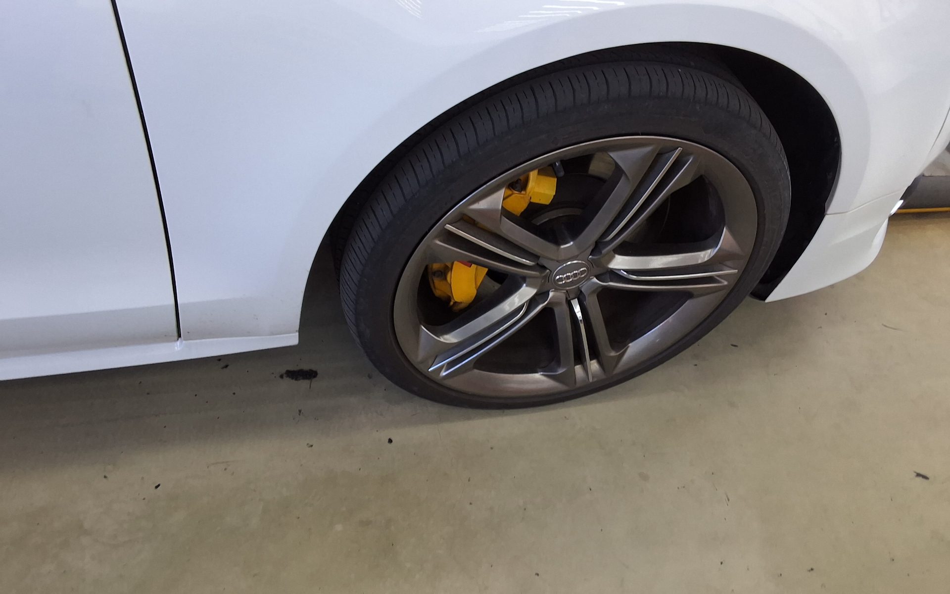 AUDI S8 (3RD GEN) 4.0 TFSI QUATTRO 2015 - zdjęcie 28
