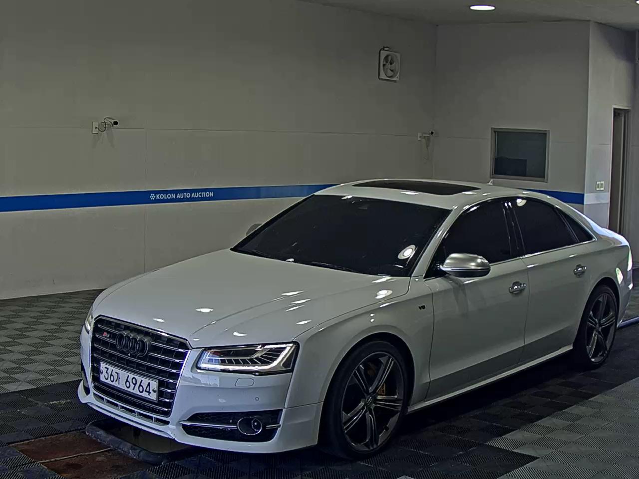 AUDI S8 (3RD GEN) 4.0 TFSI QUATTRO 2015 - zdjęcie 2