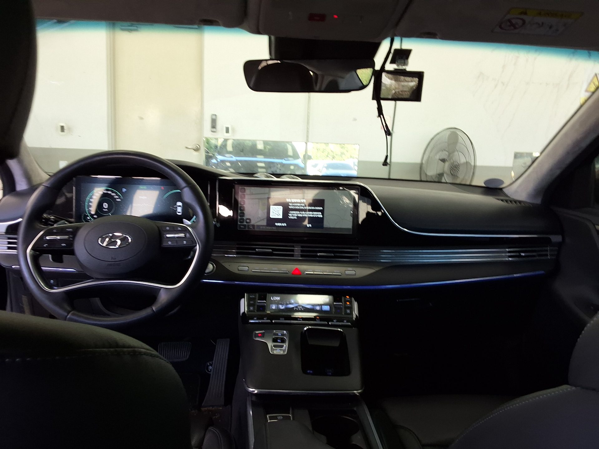 HYUNDAI THE NEW GRANDEUR IG GASOLINE 2.5 LE BLANC 2023 - zdjęcie 13