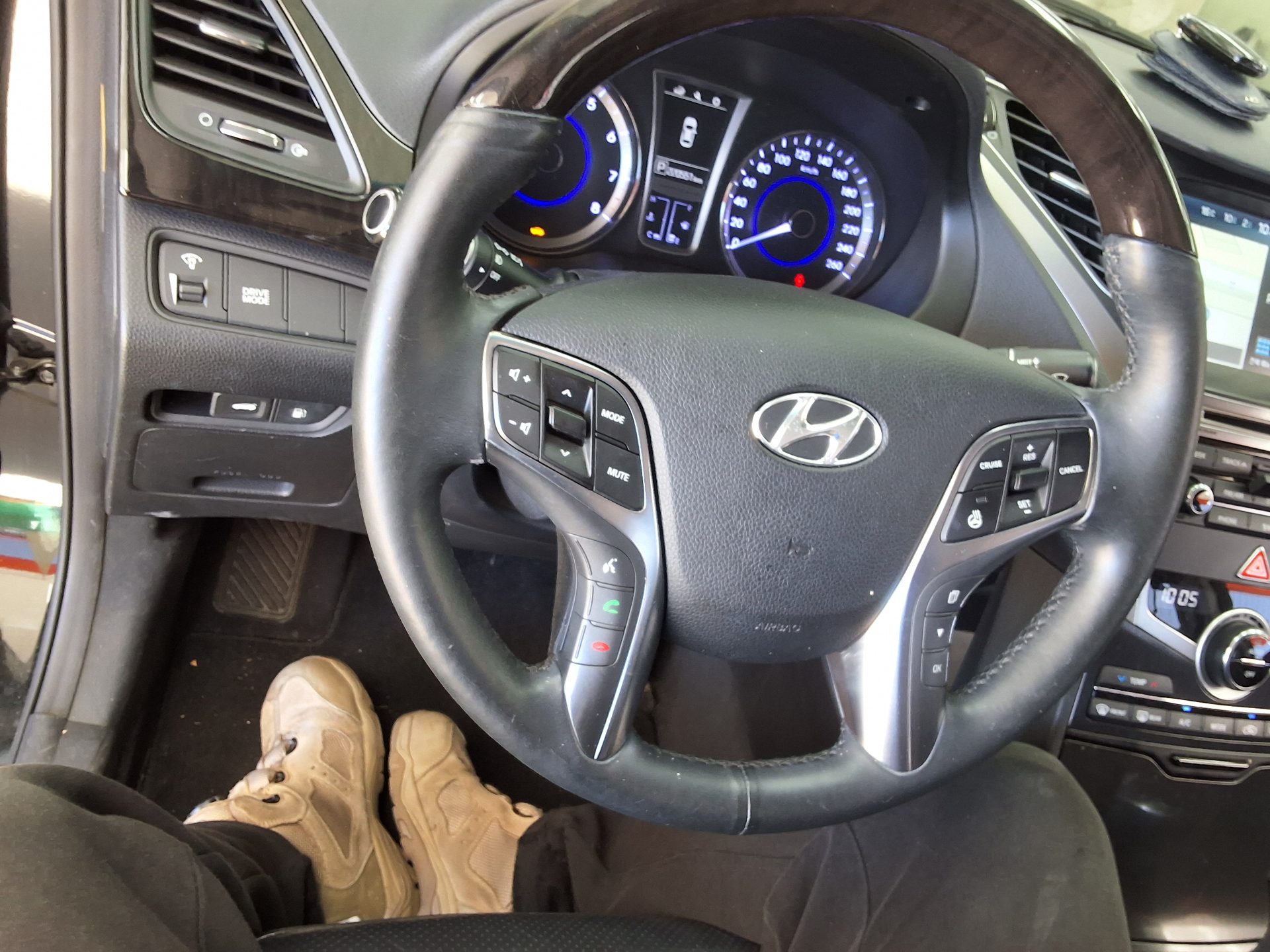 HYUNDAI GRANDEUR HG HG 240 MODERN COLLECTION 2017 - zdjęcie 23