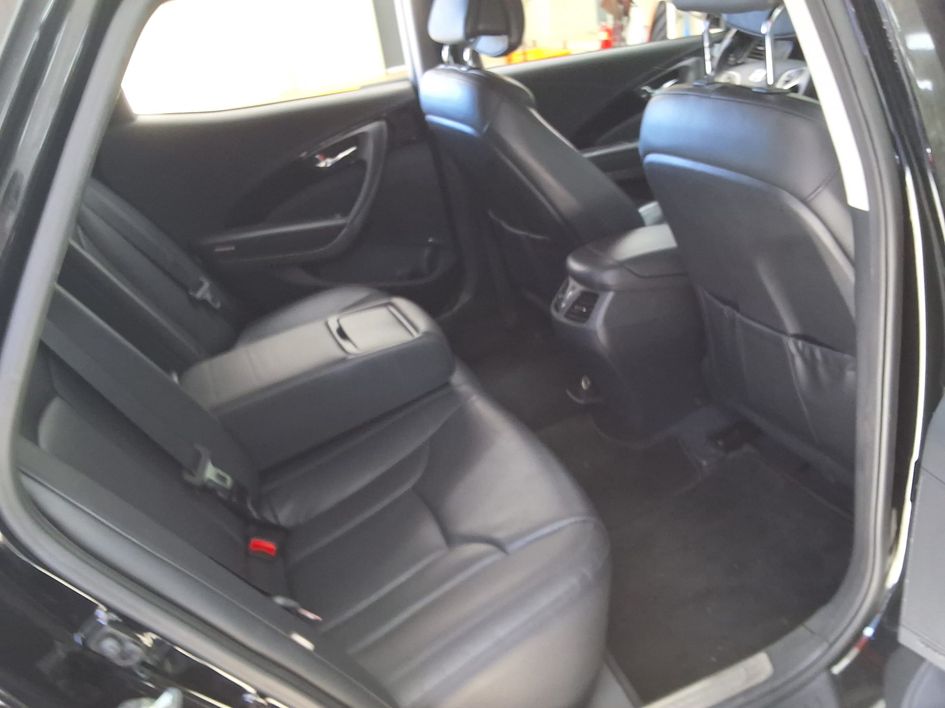 HYUNDAI GRANDEUR HG HG 240 MODERN COLLECTION 2017 - zdjęcie 14