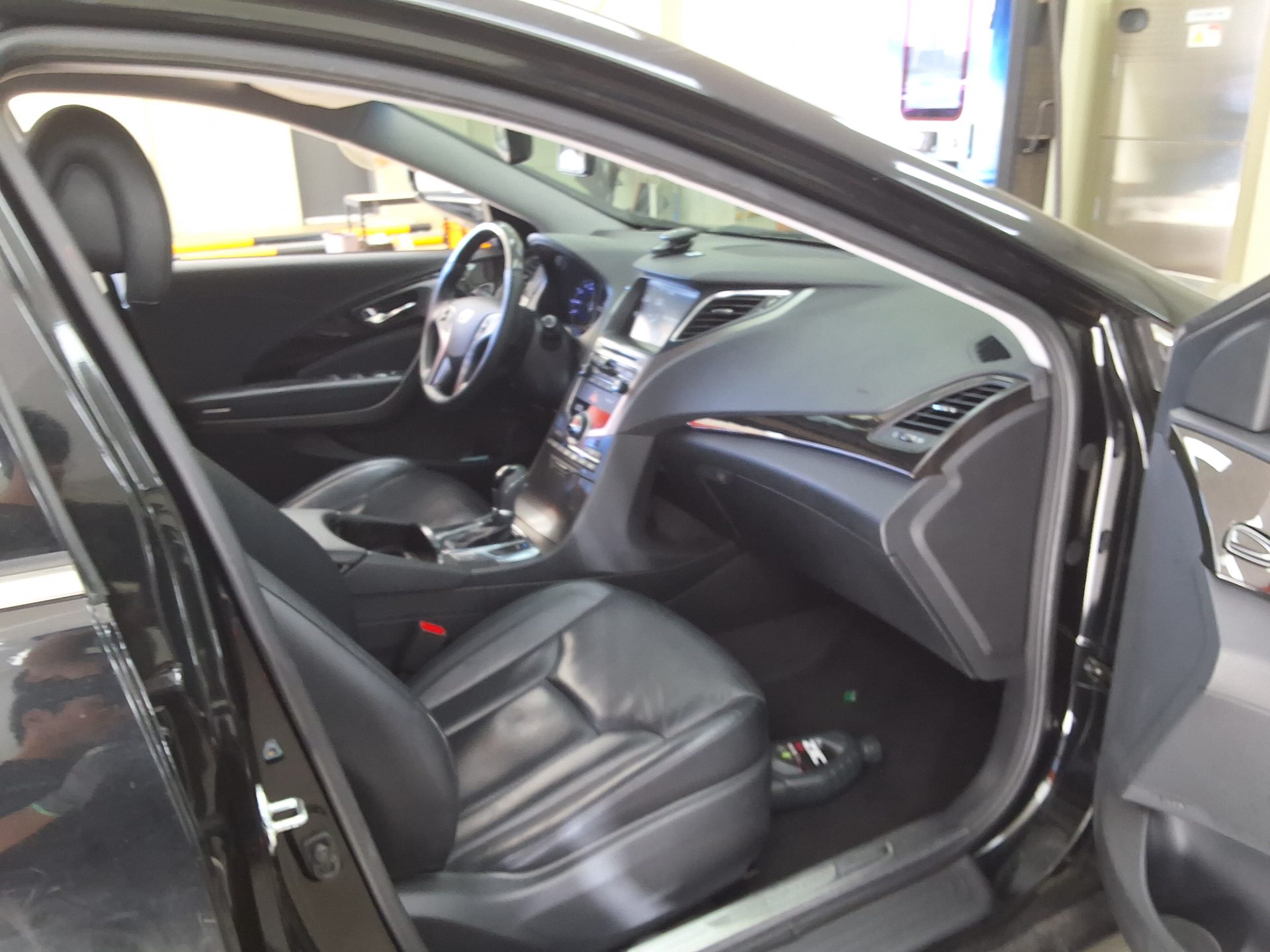 HYUNDAI GRANDEUR HG HG 240 MODERN COLLECTION 2017 - zdjęcie 15