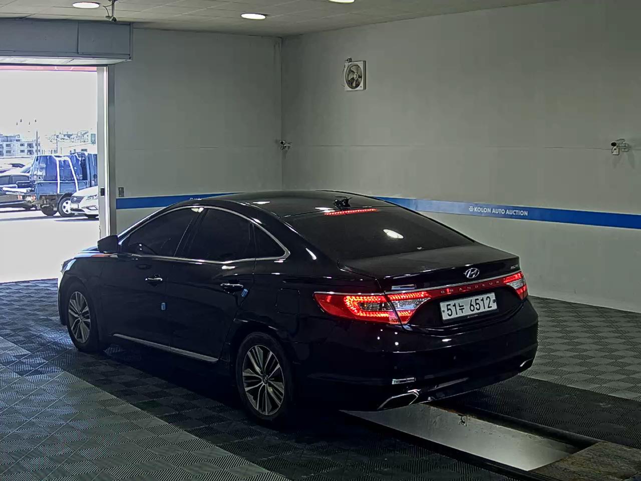 HYUNDAI GRANDEUR HG HG 240 MODERN COLLECTION 2017 - zdjęcie 6