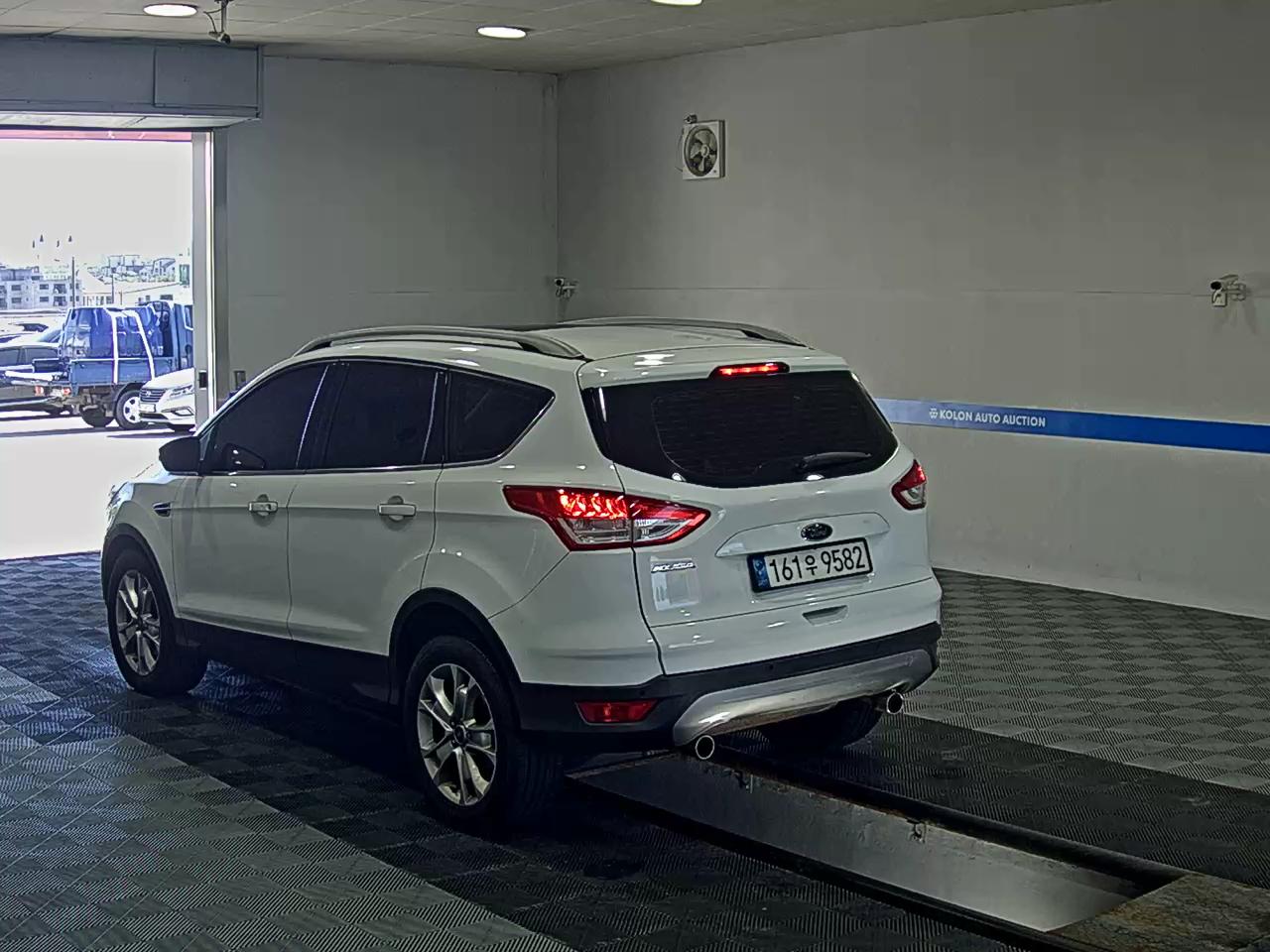 FORD KUGA 2.0 DIESEL TREND 2016 - zdjęcie 6