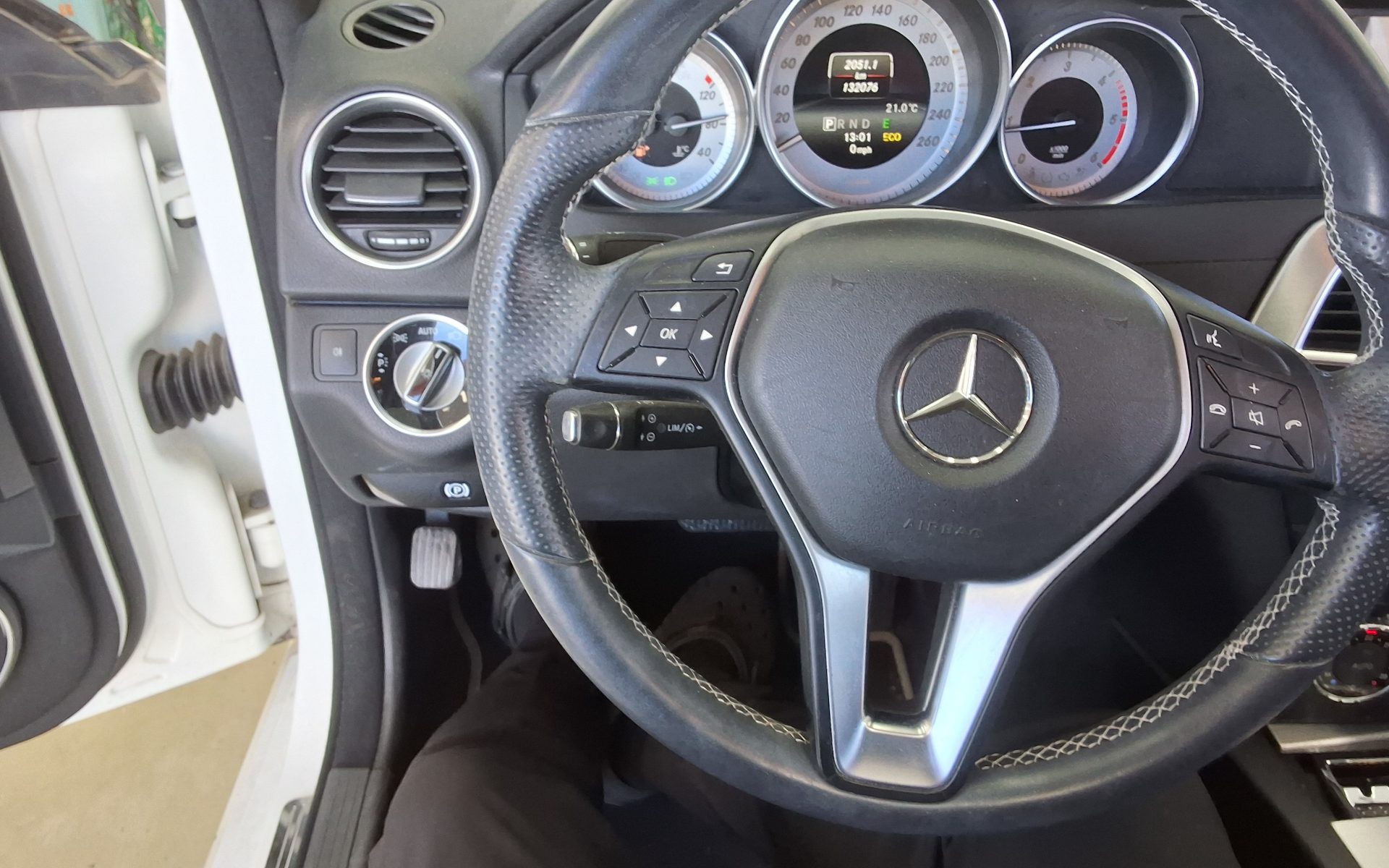 MERCEDES-BENZ C-CLASS (3RD GEN) C220 CDI 4MATIC AVANTGARDE EDITION C 2014 - zdjęcie 17