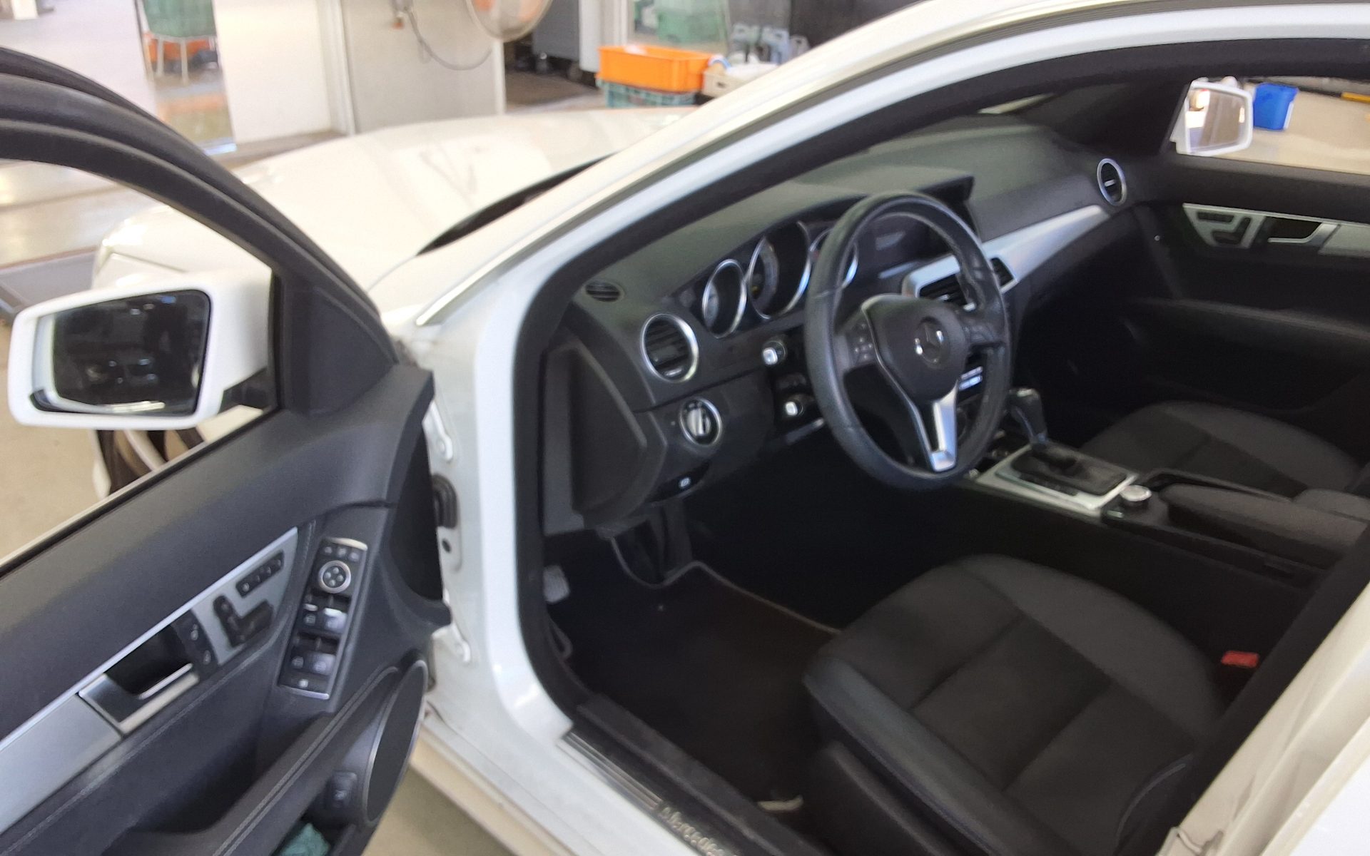 MERCEDES-BENZ C-CLASS (3RD GEN) C220 CDI 4MATIC AVANTGARDE EDITION C 2014 - zdjęcie 10