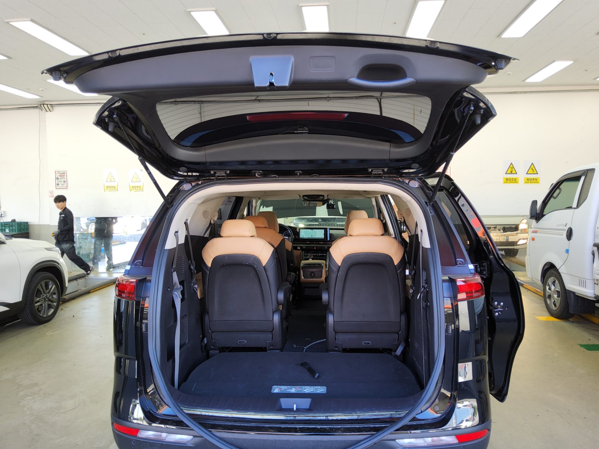 KIA NEW CARNIVAL (KA4) 9-SEATER DIESEL PRESTIGE 2023 - zdjęcie 15