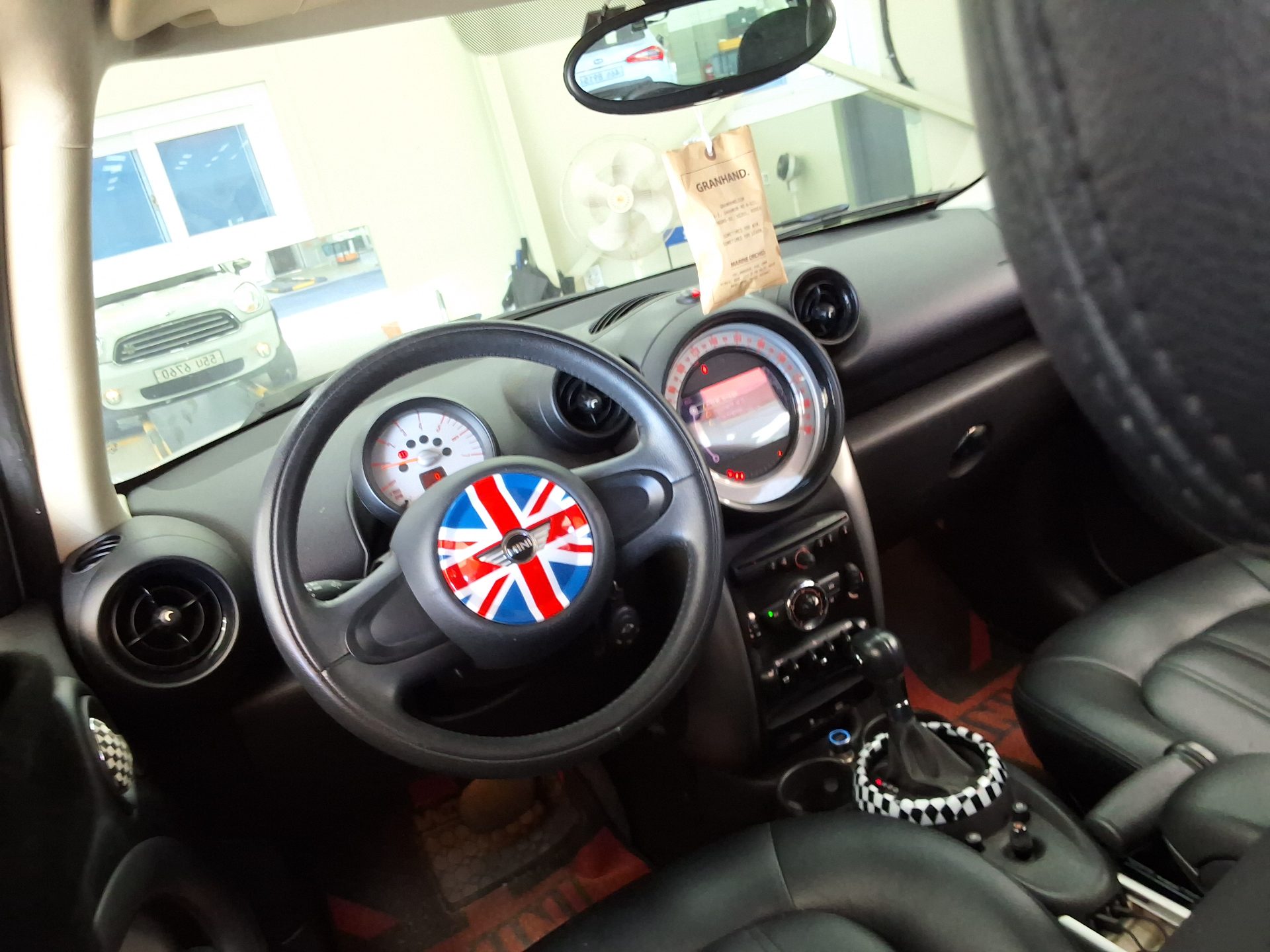 MINI COUNTRYMAN 2.0 D SE 2014 - zdjęcie 12