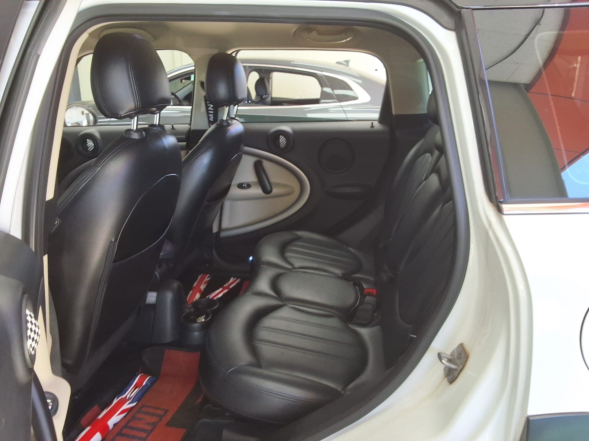 MINI COUNTRYMAN 2.0 D SE 2014 - zdjęcie 13