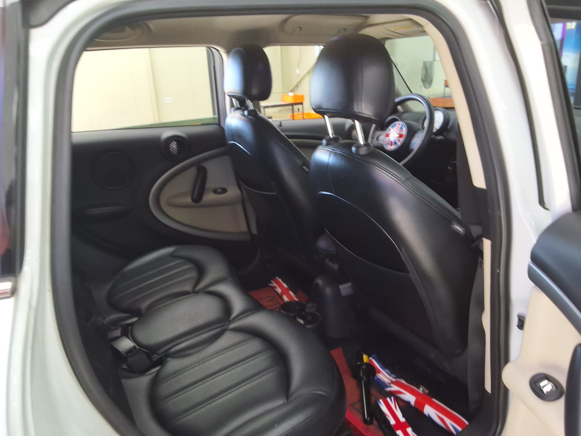 MINI COUNTRYMAN 2.0 D SE 2014 - zdjęcie 14
