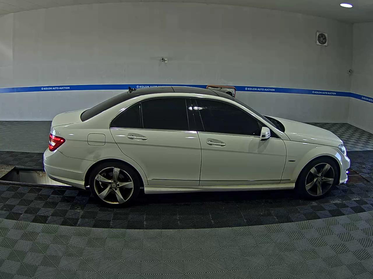 MERCEDES-BENZ C-CLASS (3RD GEN) C220 CDI 4MATIC AVANTGARDE EDITION C 2014 - zdjęcie 4