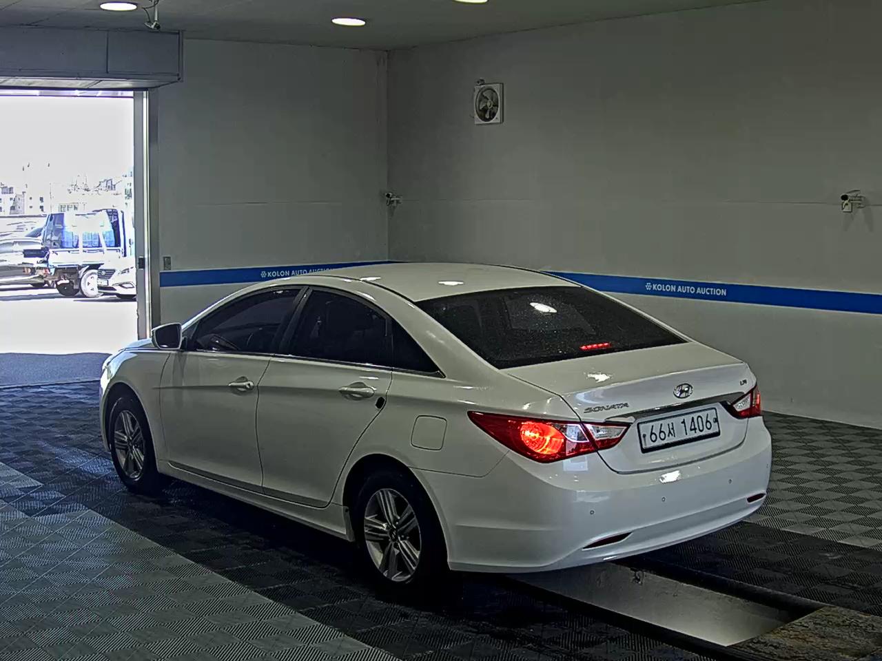 HYUNDAI SONATA THE BRILLIANT LPi RENTAL CAR SMART 2014 - zdjęcie 6