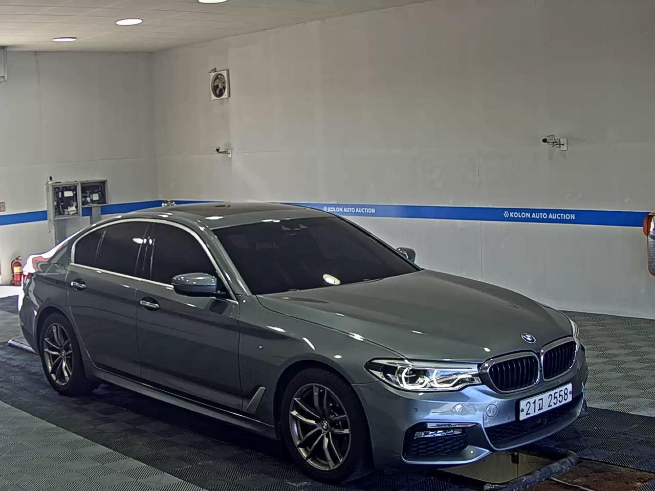 BMW 5 SERIES (7TH GEN) 520d xDRIVE M SPORT PACK PLUS 2018 - zdjęcie 3