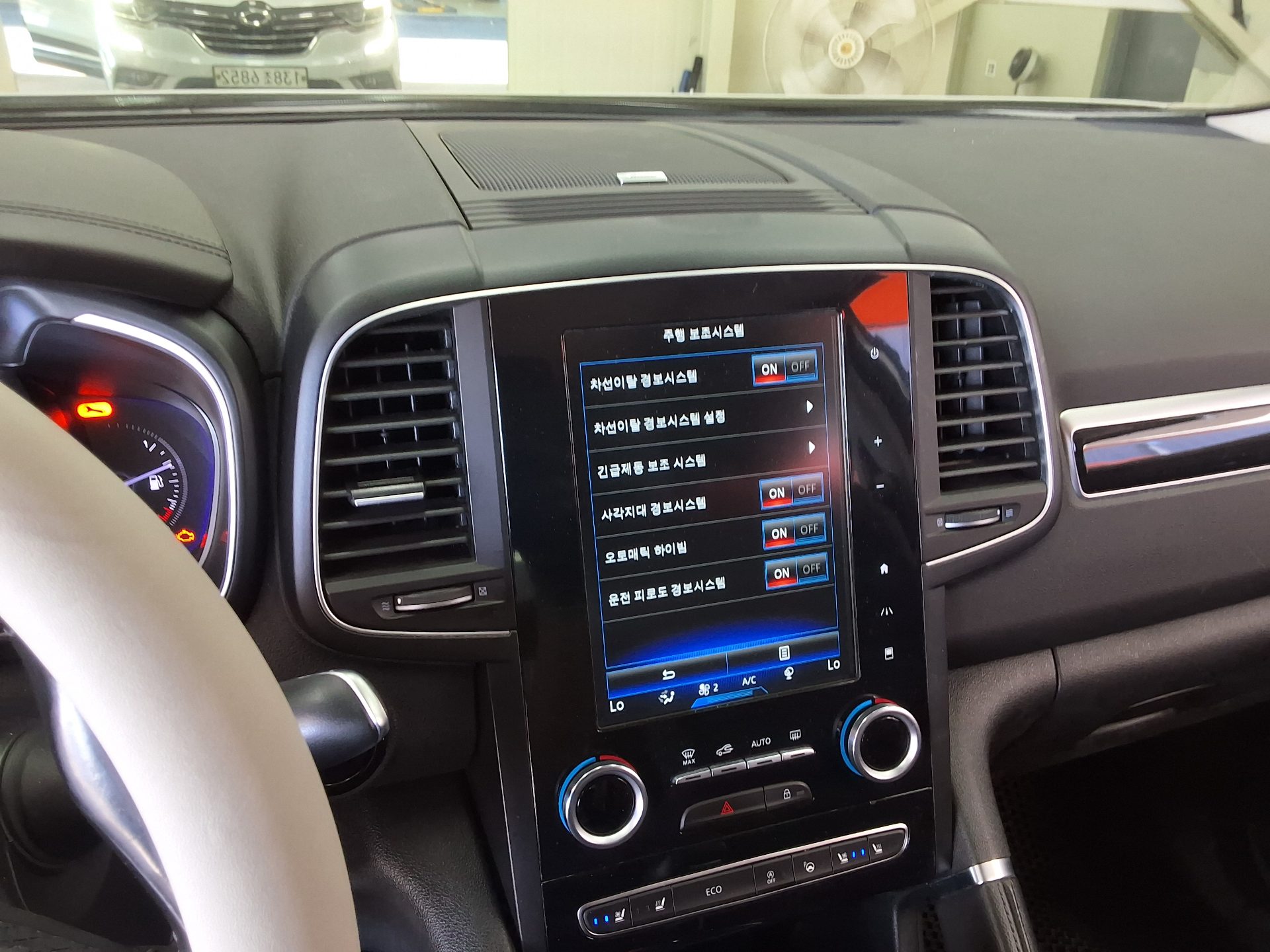 RENAULT (SAMSUNG) QM6 2.0 dCi 4WD RE SIGNATURE 2017 - zdjęcie 25