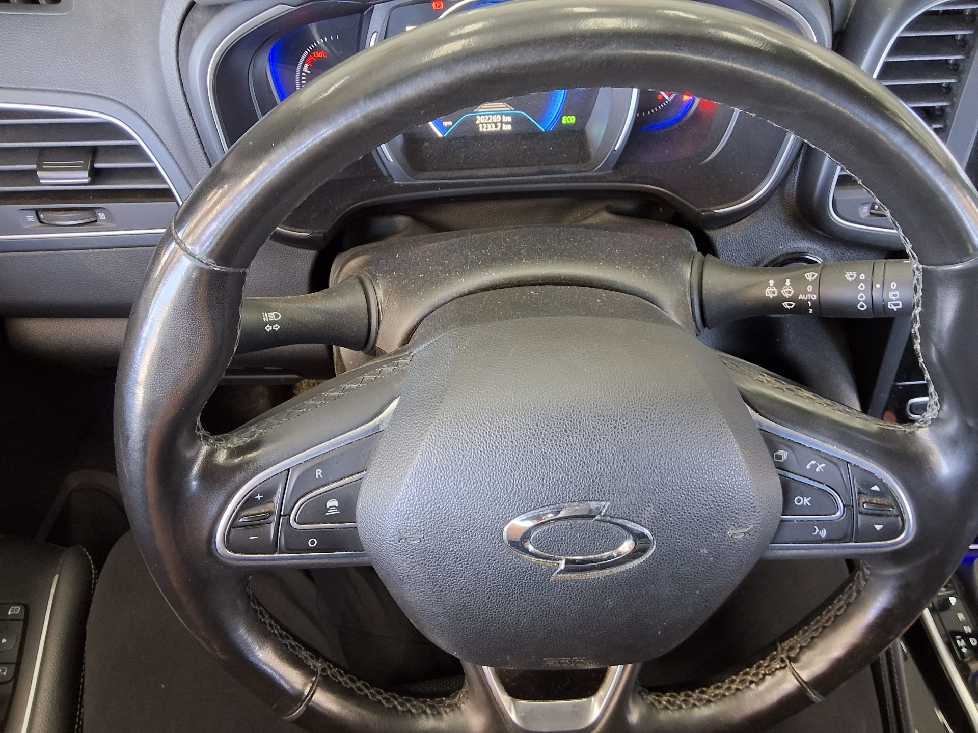 RENAULT (SAMSUNG) NEW QM6 2.0 GDe RE SIGNATURE 2023 - zdjęcie 17