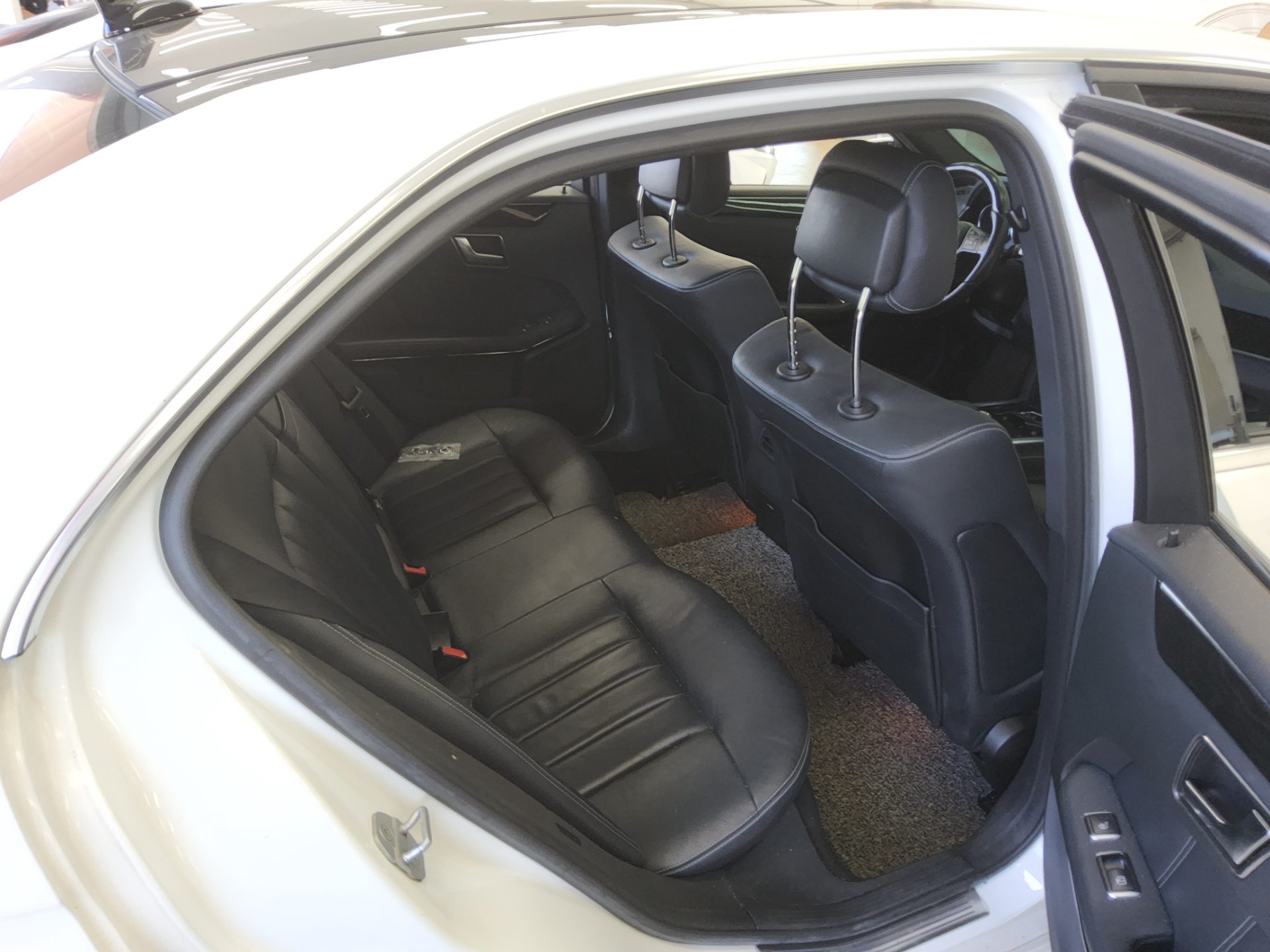 MERCEDES-BENZ E-CLASS (4TH GEN) E250 CDI BLUETEC 4MATIC AVANTGARDE 2015 - zdjęcie 13