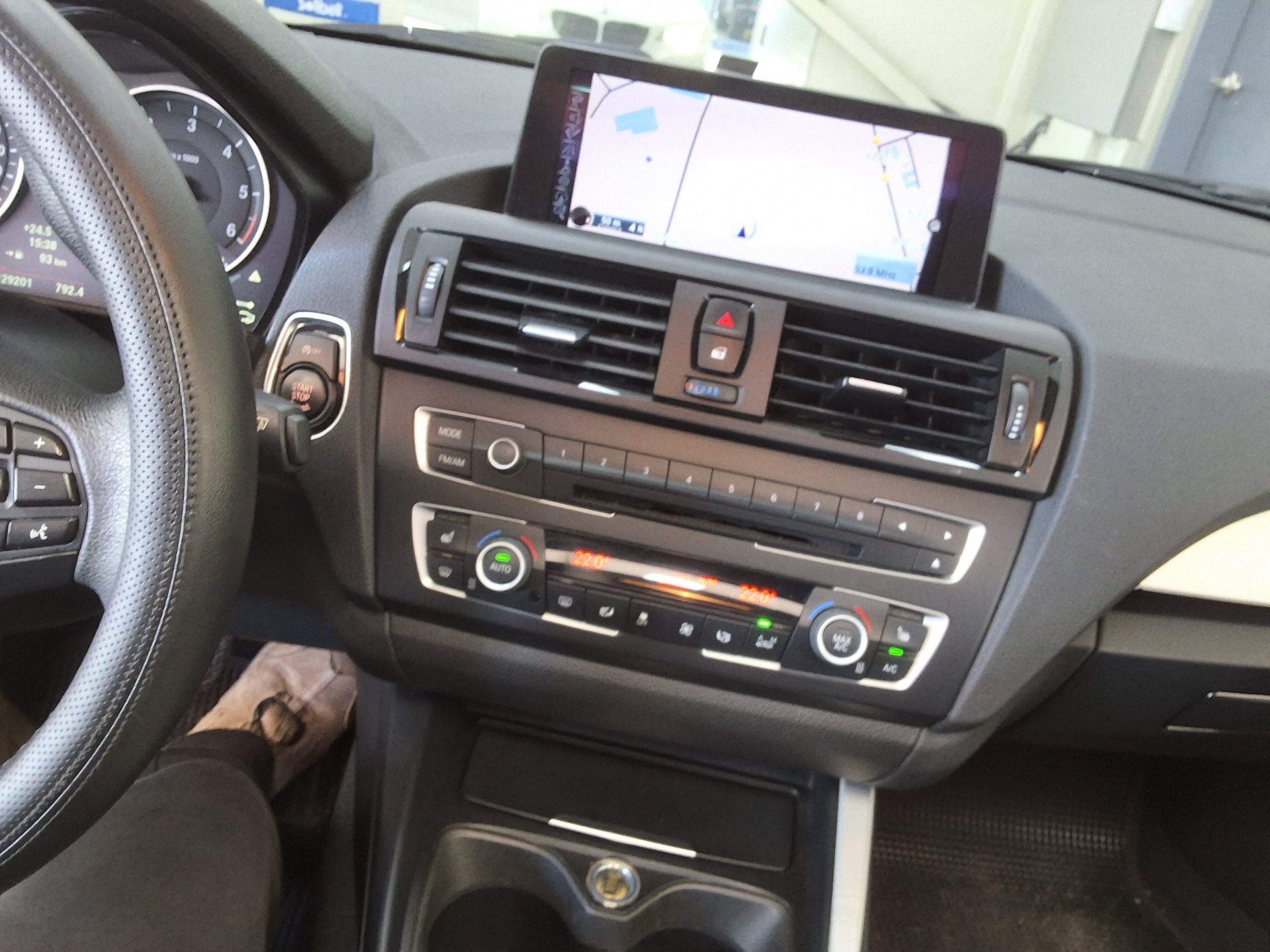 BMW 2 SERIES (1ST GEN) COUPE 220d LAUNCH PACK 2014 - zdjęcie 20
