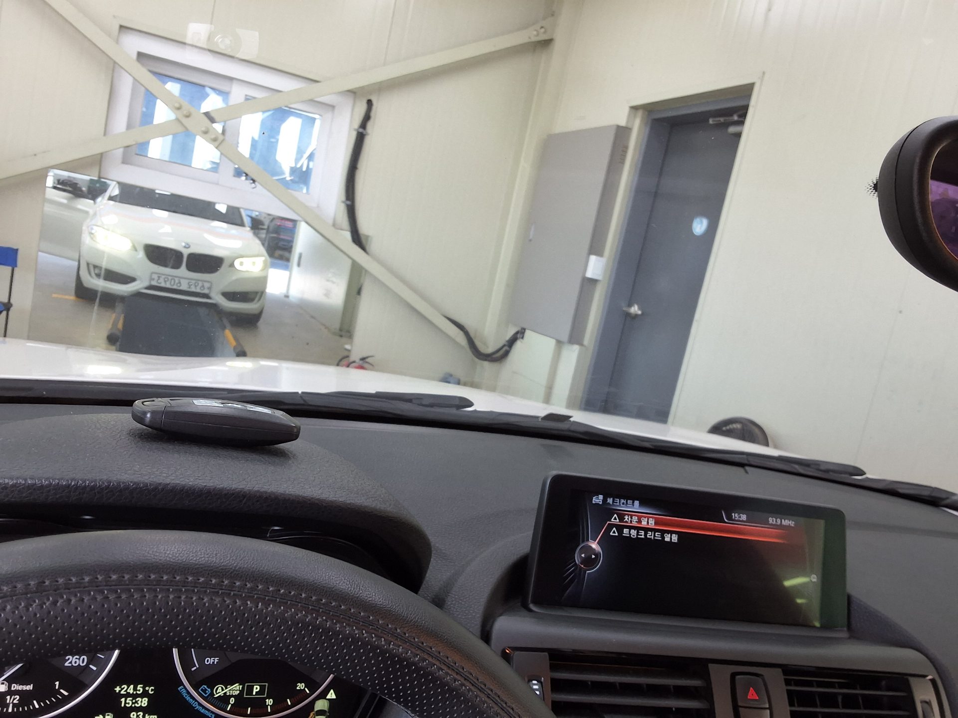 BMW 2 SERIES (1ST GEN) COUPE 220d LAUNCH PACK 2014 - zdjęcie 22