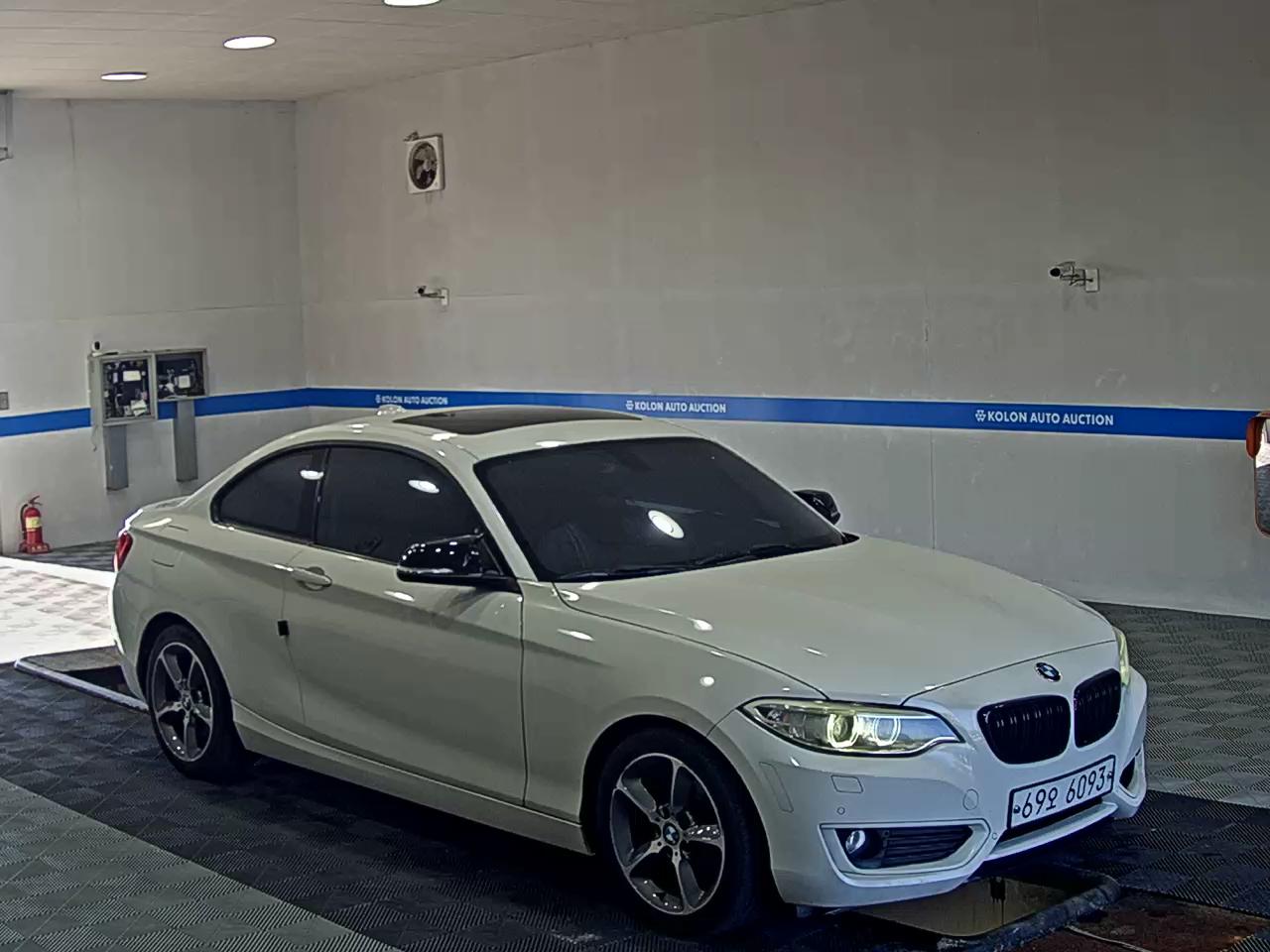 BMW 2 SERIES (1ST GEN) COUPE 220d LAUNCH PACK 2014 - zdjęcie 3