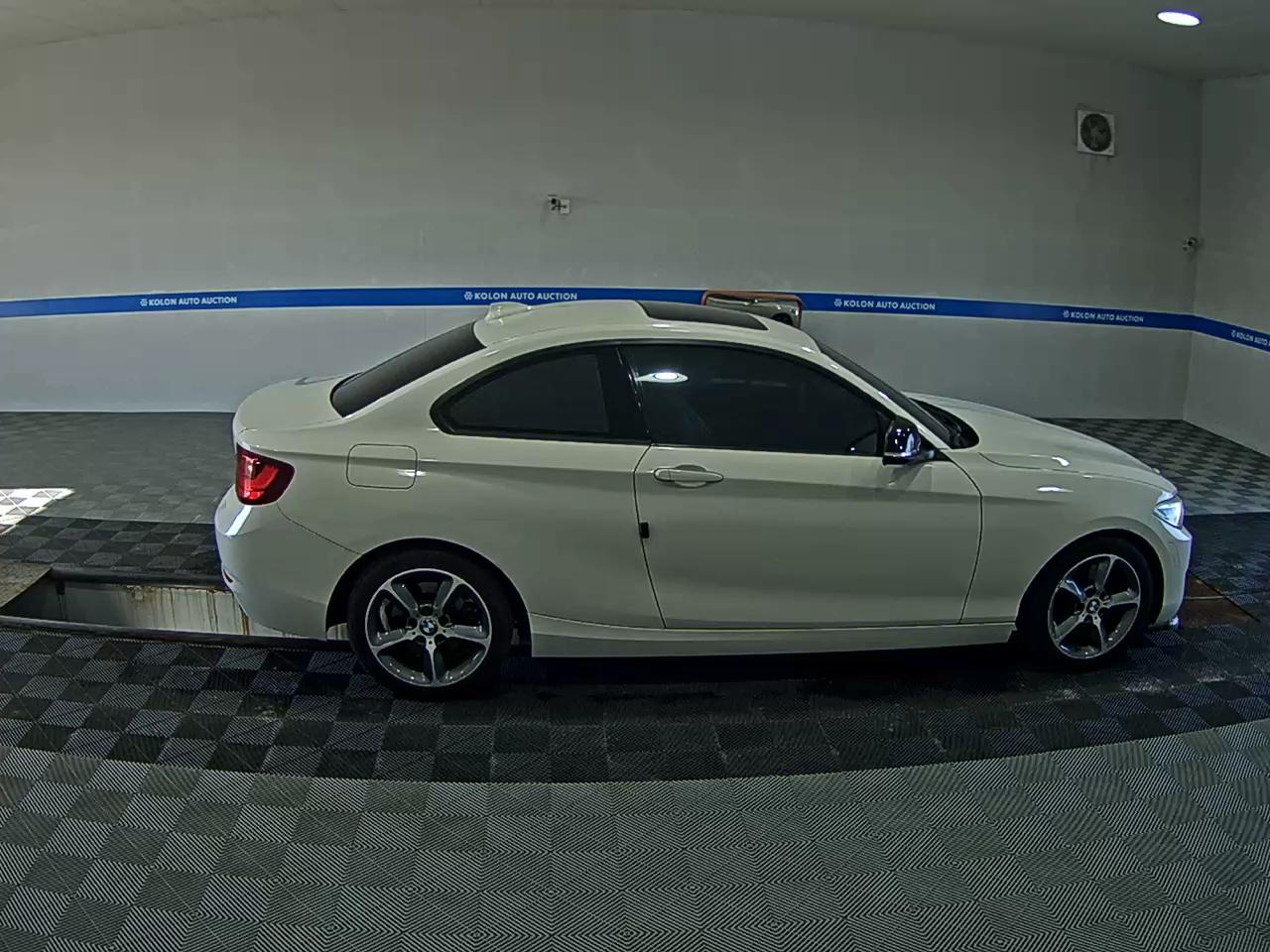 BMW 2 SERIES (1ST GEN) COUPE 220d LAUNCH PACK 2014 - zdjęcie 4