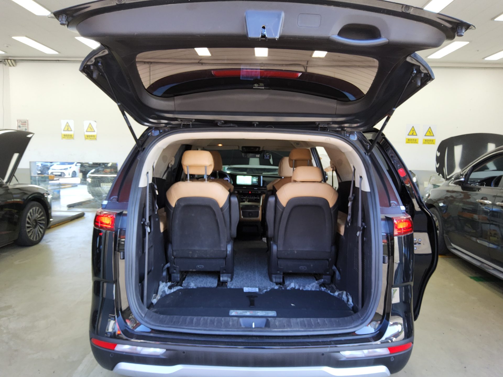 KIA NEW CARNIVAL (KA4) 9-SEATER GASOLINE PRESTIGE 2023 - zdjęcie 15