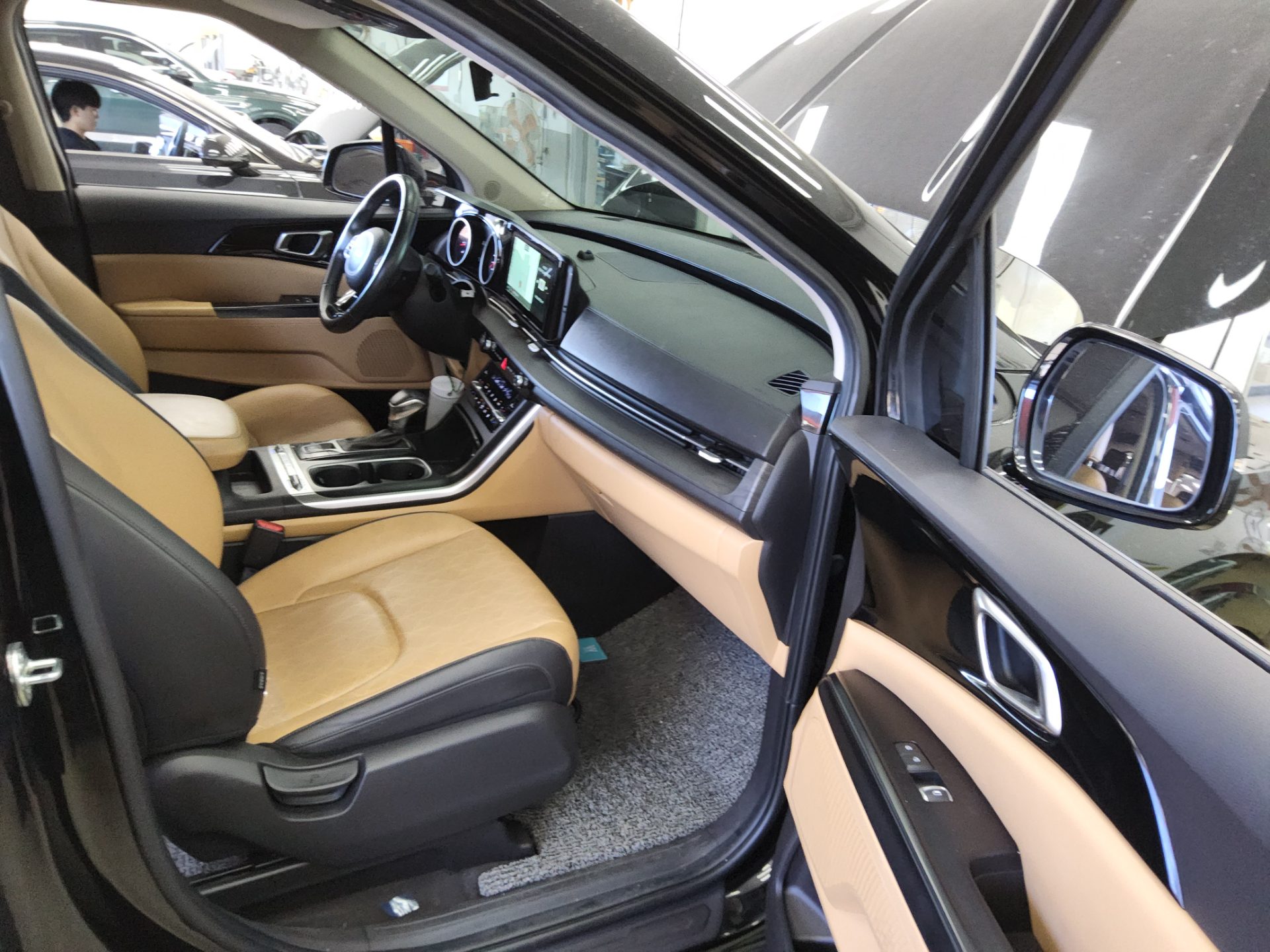 KIA NEW CARNIVAL (KA4) 9-SEATER GASOLINE PRESTIGE 2023 - zdjęcie 14