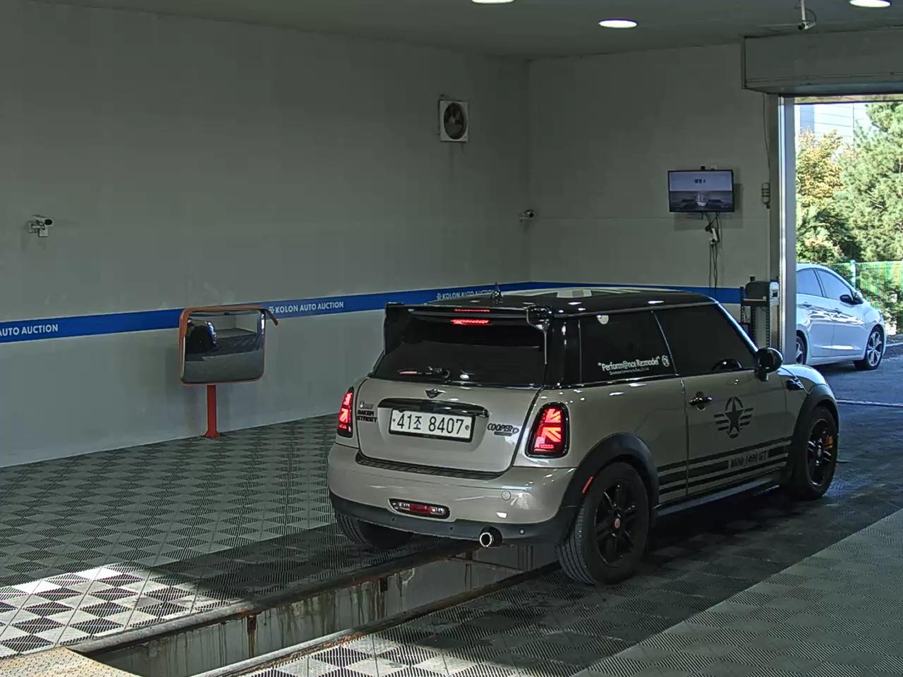 MINI COOPER (2ND GEN) 2.0 D BAKER STREET 2012 - zdjęcie 5