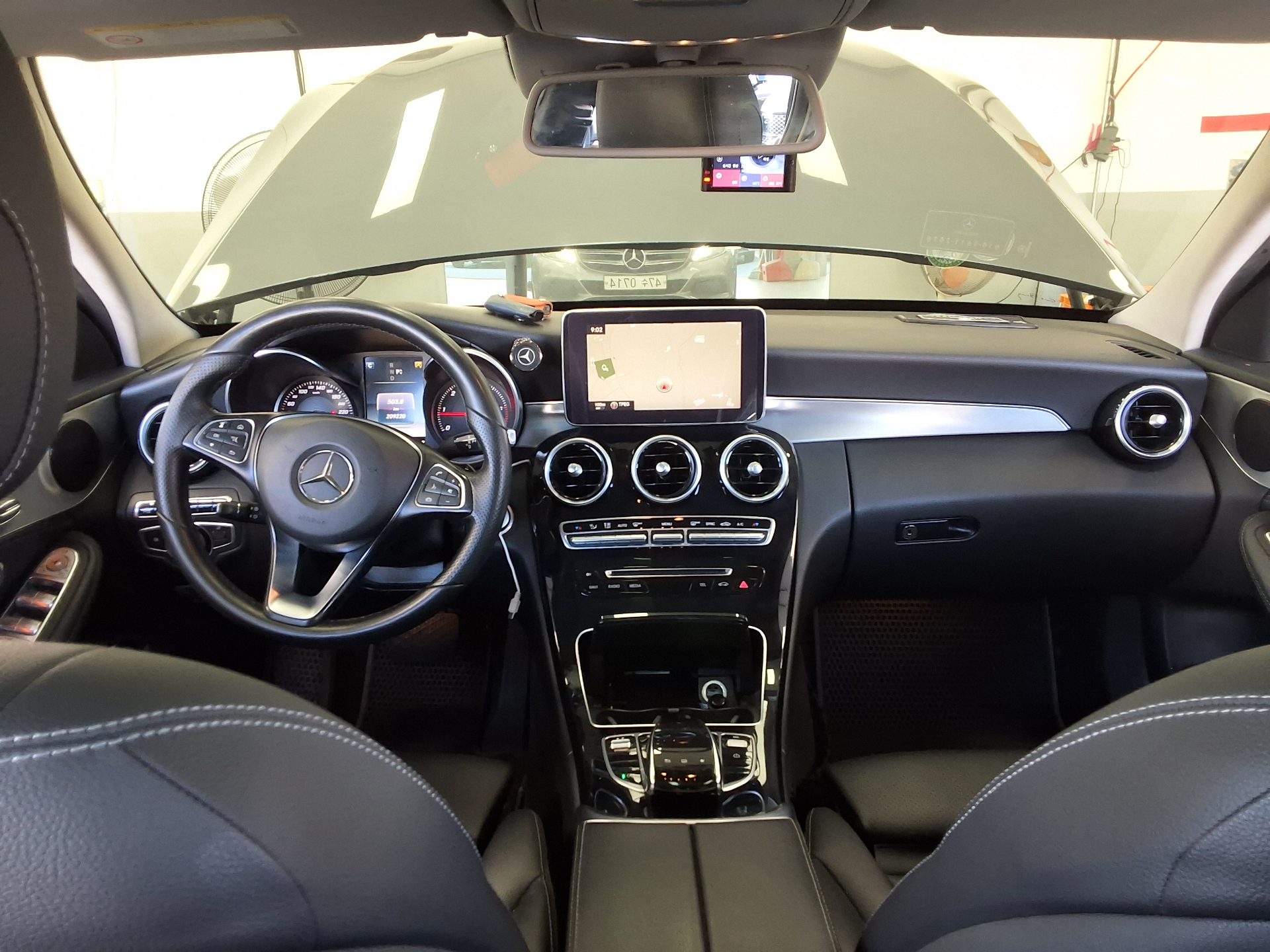 MERCEDES-BENZ C-CLASS (4TH GEN) C220 d 4MATIC ESTATE 2016 - zdjęcie 11