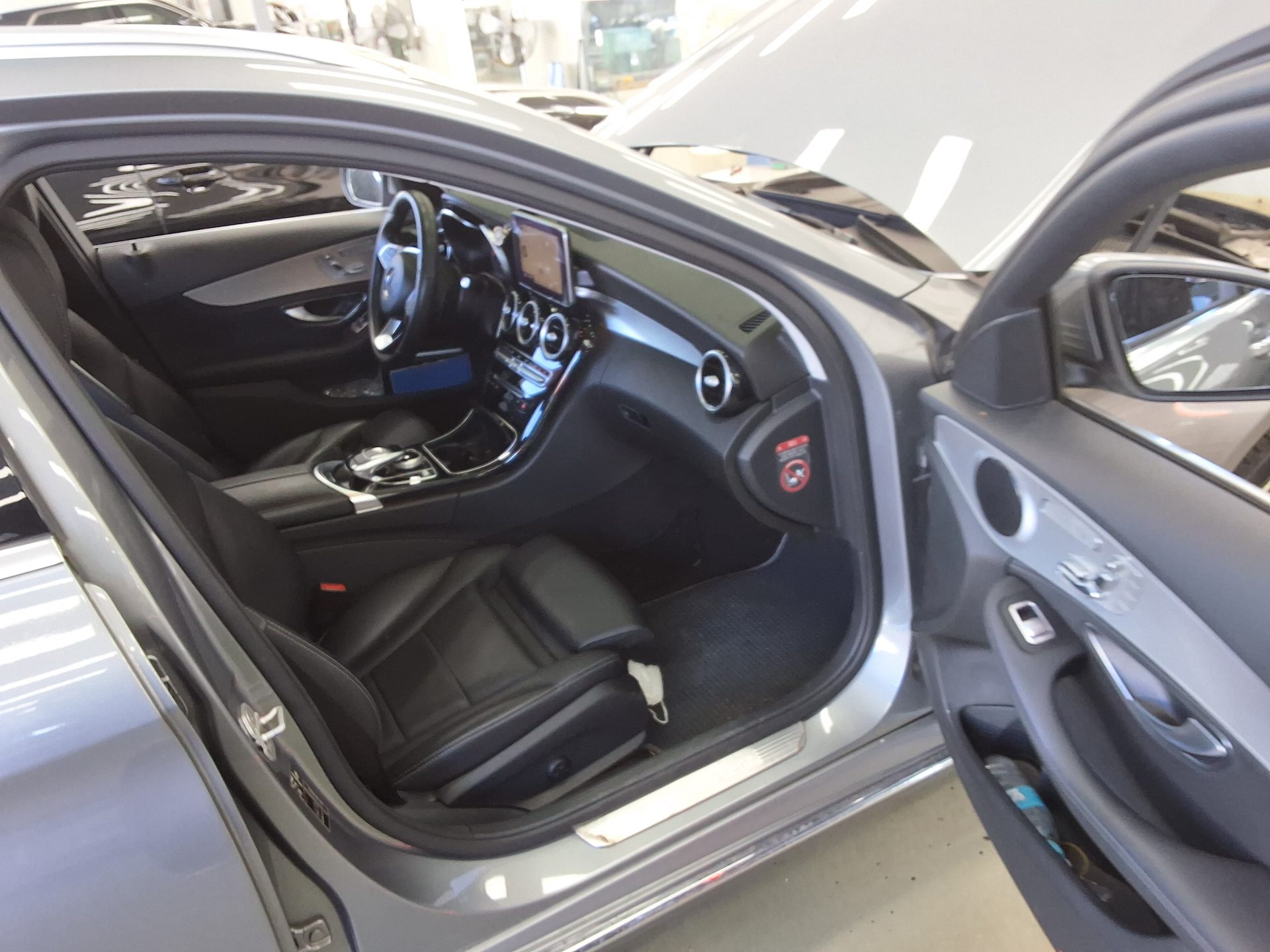 MERCEDES-BENZ C-CLASS (4TH GEN) C220 d 4MATIC ESTATE 2016 - zdjęcie 14