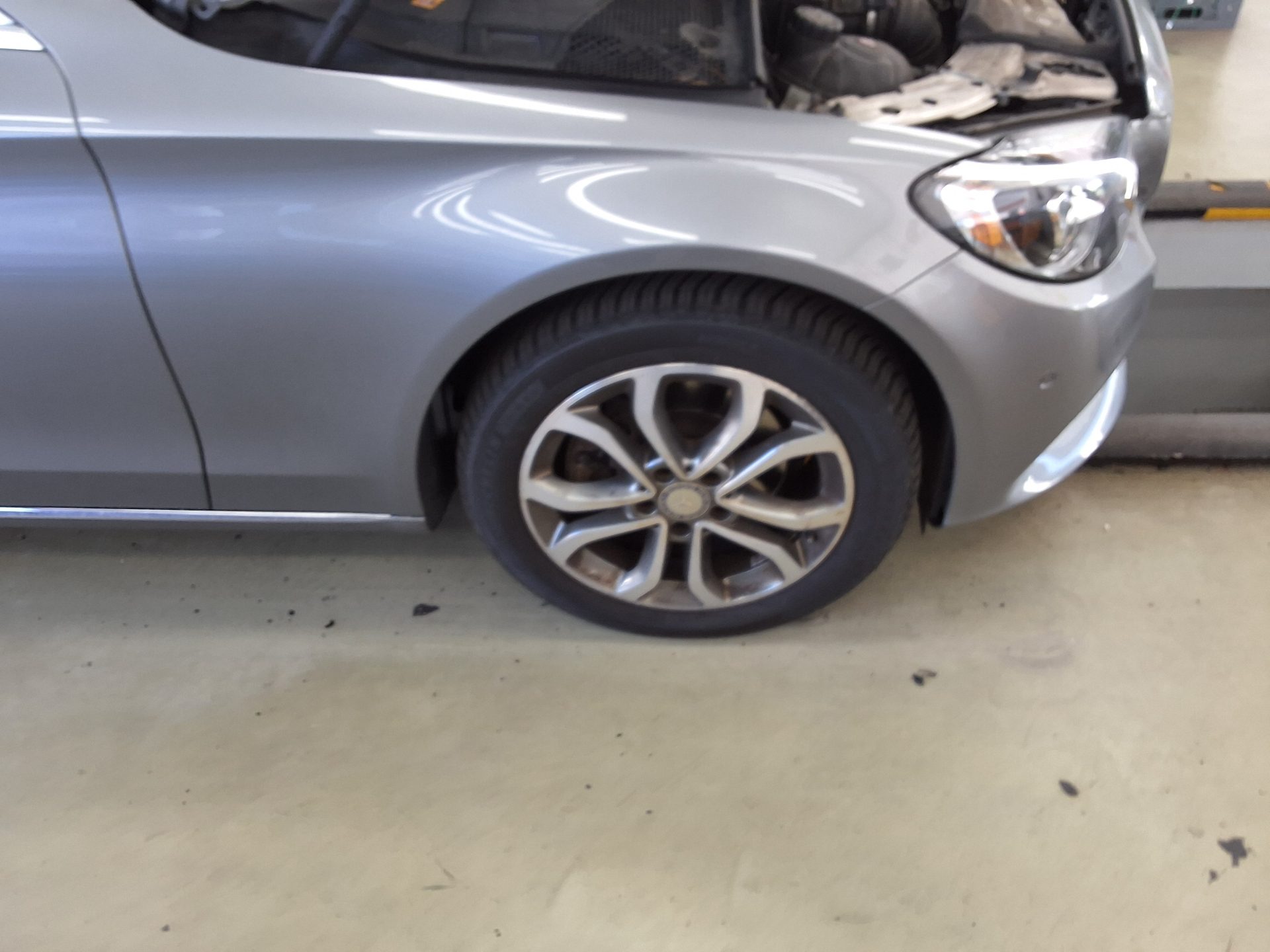 MERCEDES-BENZ C-CLASS (4TH GEN) C220 d 4MATIC ESTATE 2016 - zdjęcie 24