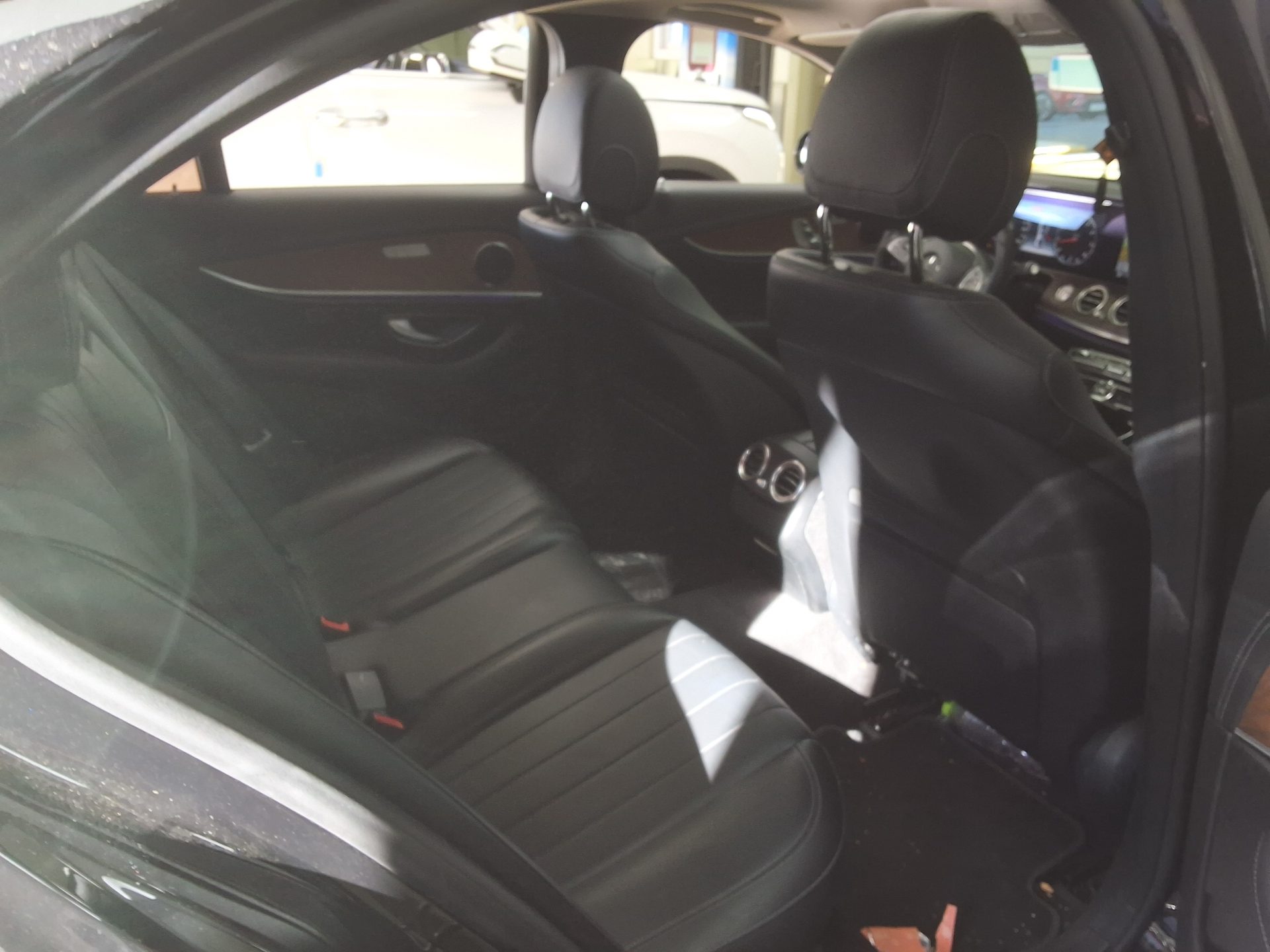 MERCEDES-BENZ E-CLASS (5TH GEN) E300 4MATIC EXCLUSIVE 2017 - zdjęcie 14