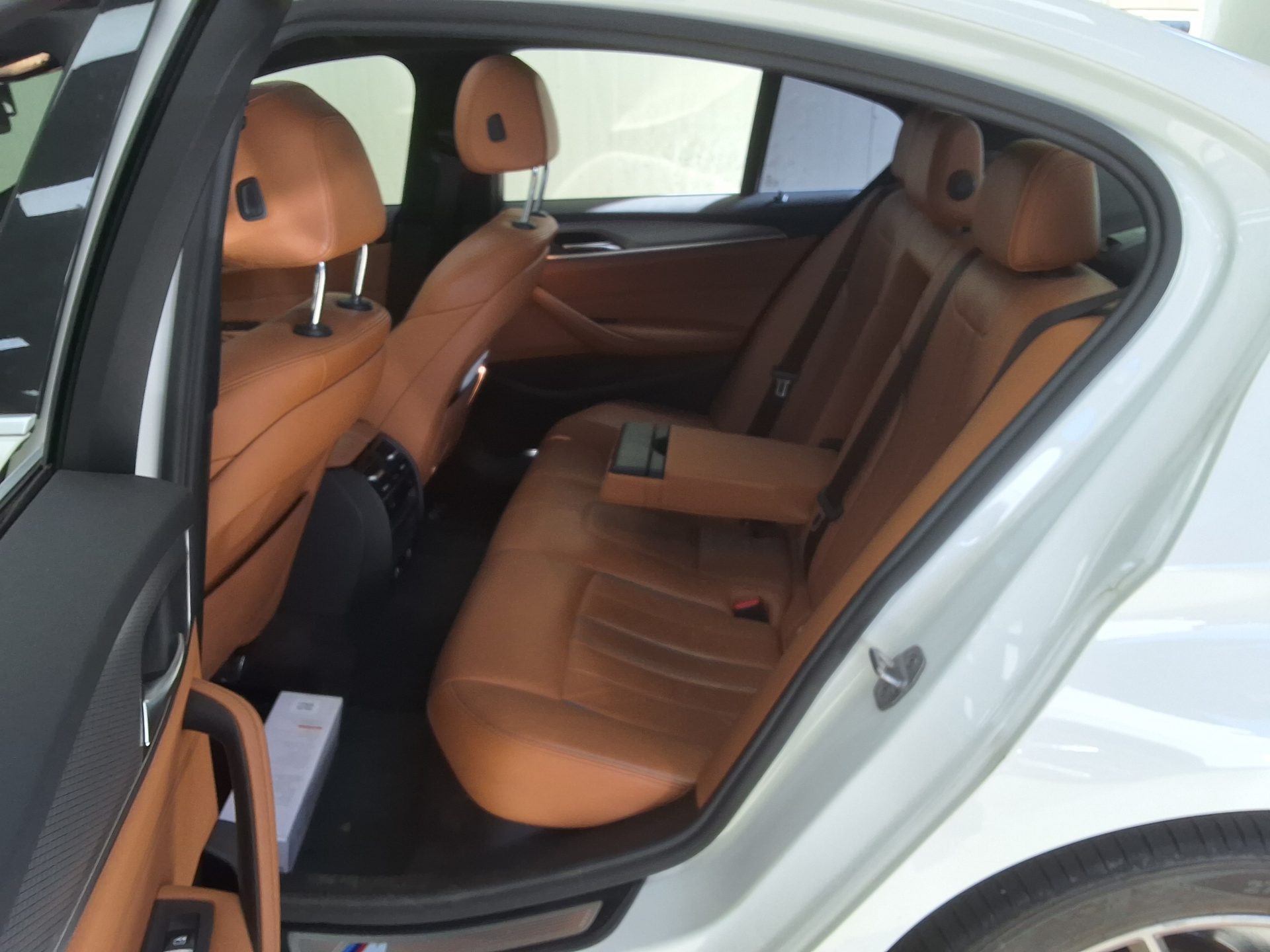 BMW 5 SERIES (7TH GEN) 520d xDRIVE M SPORT PACK 2018 - zdjęcie 13