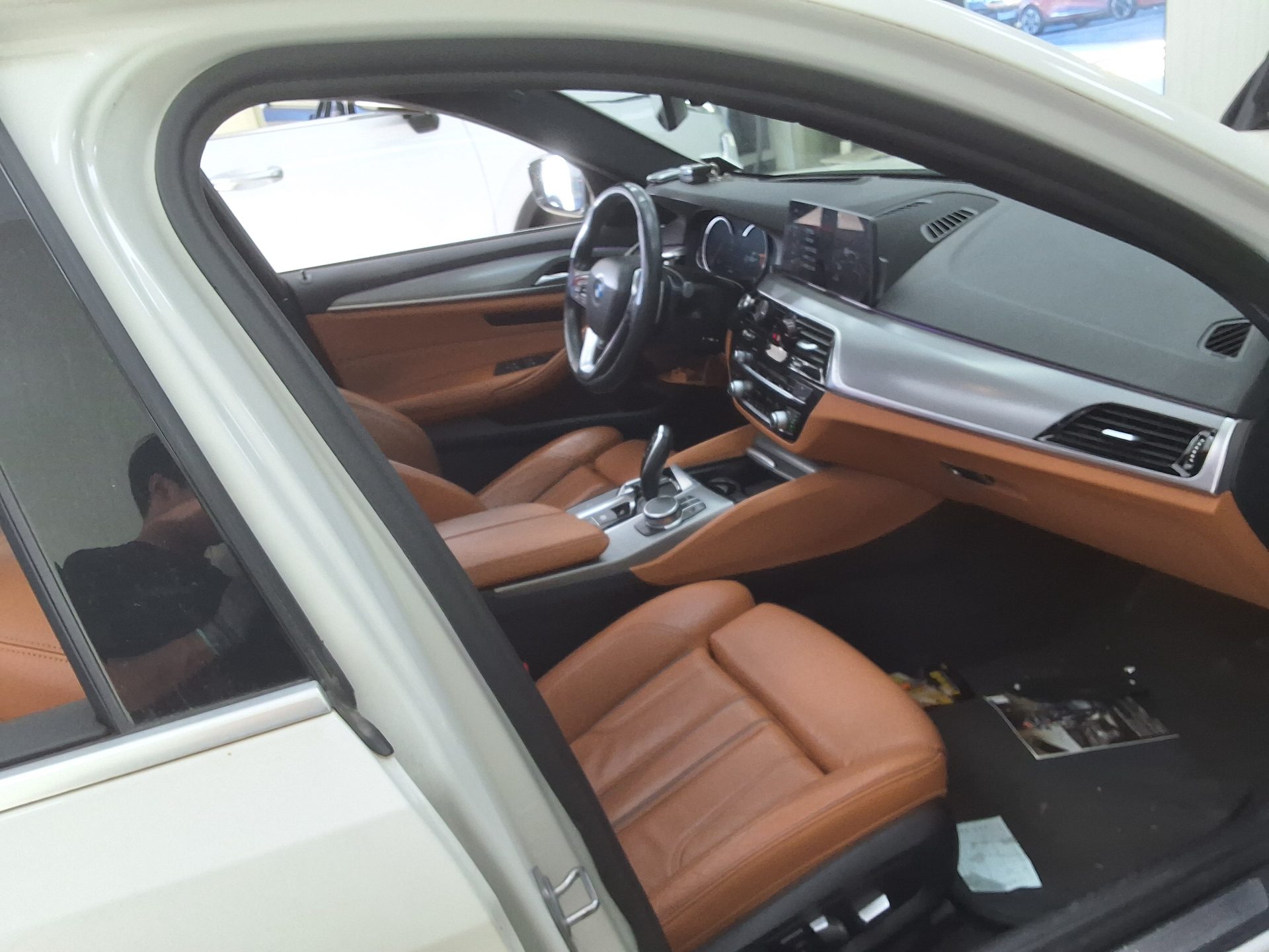 BMW 5 SERIES (7TH GEN) 520d xDRIVE M SPORT PACK 2018 - zdjęcie 15