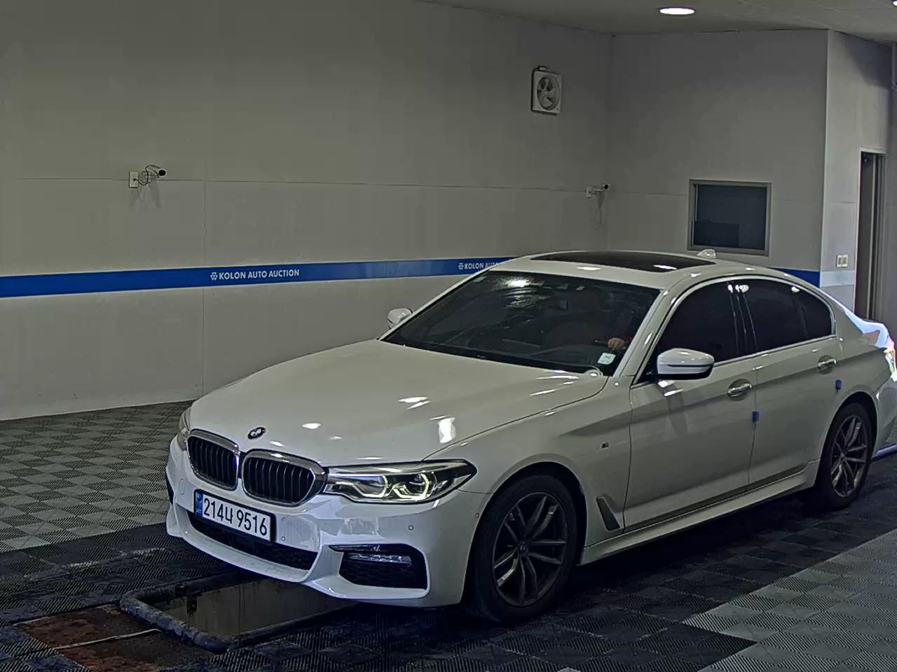 BMW 5 SERIES (7TH GEN) 520d xDRIVE M SPORT PACK 2018 - zdjęcie 2
