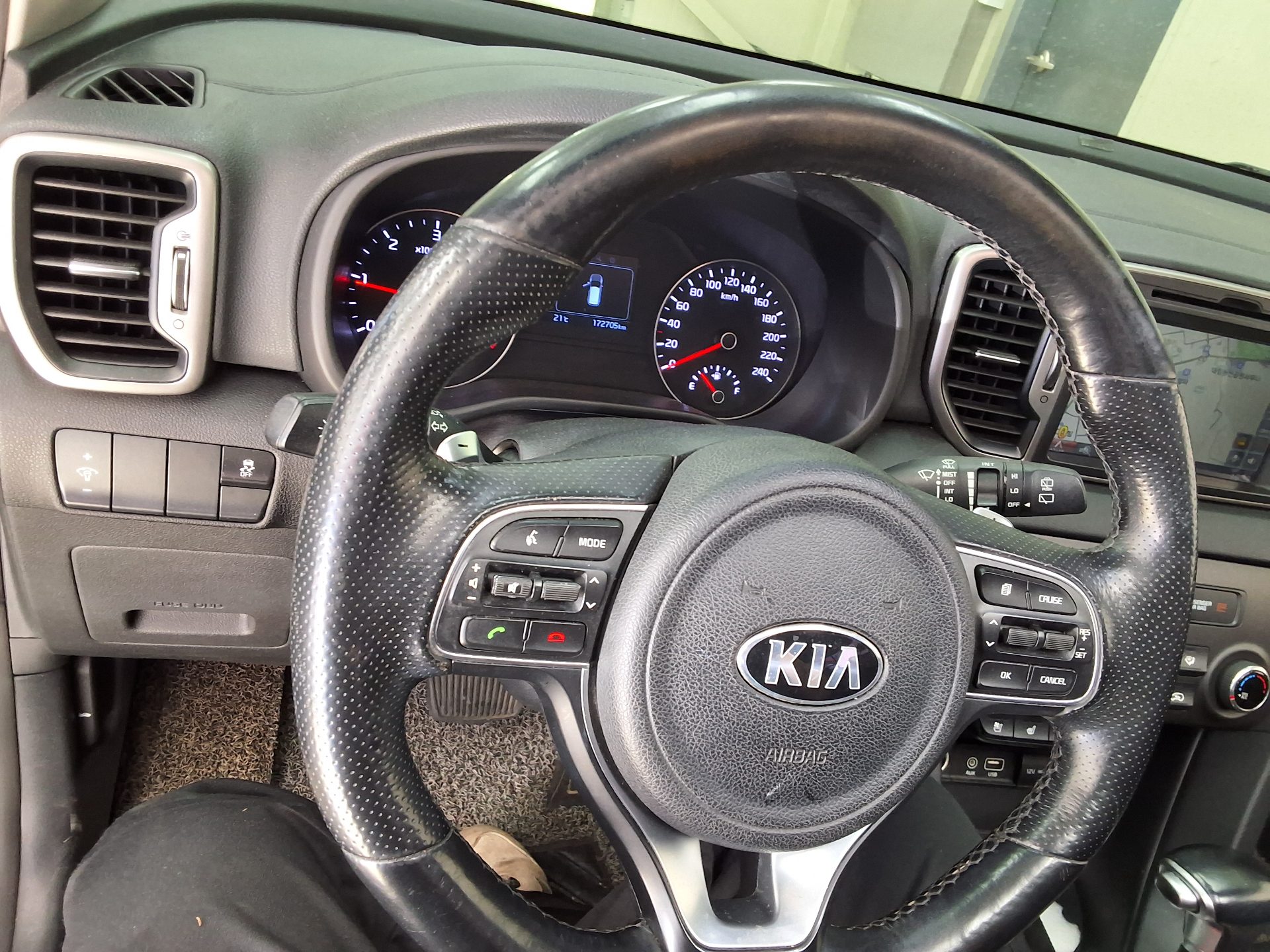 KIA NEW SPORTAGE 1.7 2WD NOBLESSE 2016 - zdjęcie 23