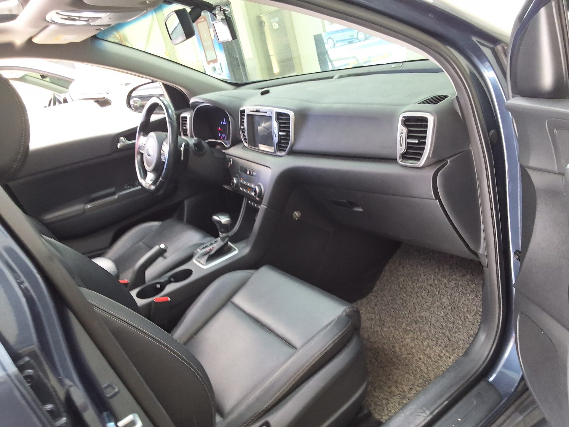 KIA NEW SPORTAGE 1.7 2WD NOBLESSE 2016 - zdjęcie 15