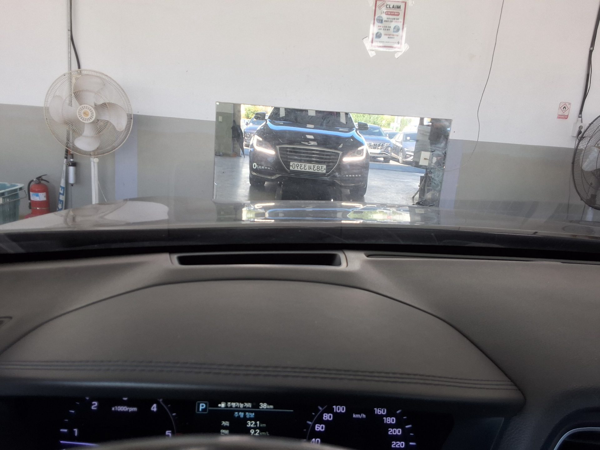 GENESIS G80 2.2 D LUXURY 2018 - zdjęcie 21