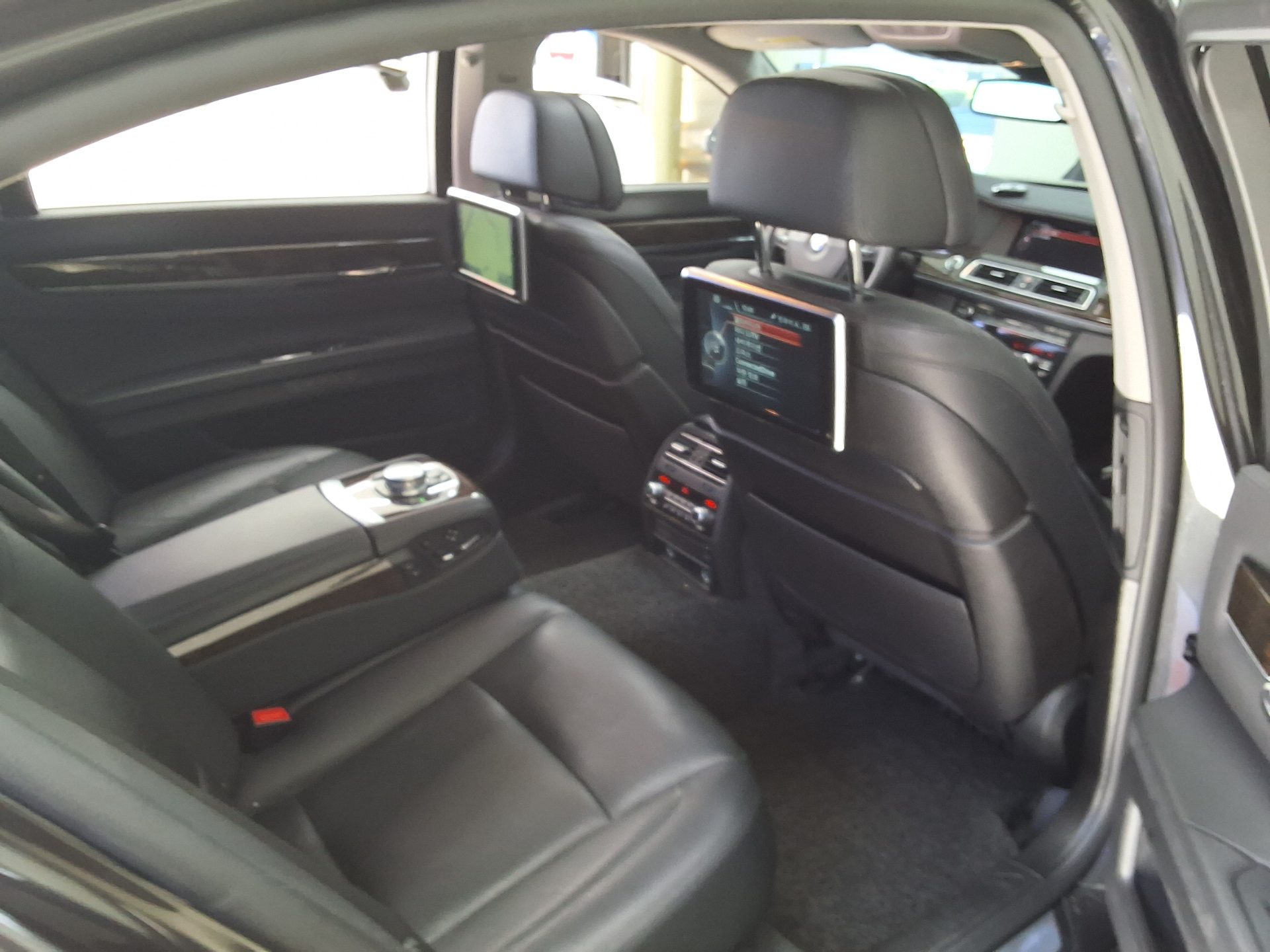 BMW 7 SERIES (5TH GEN) 740Li 2014 - zdjęcie 14