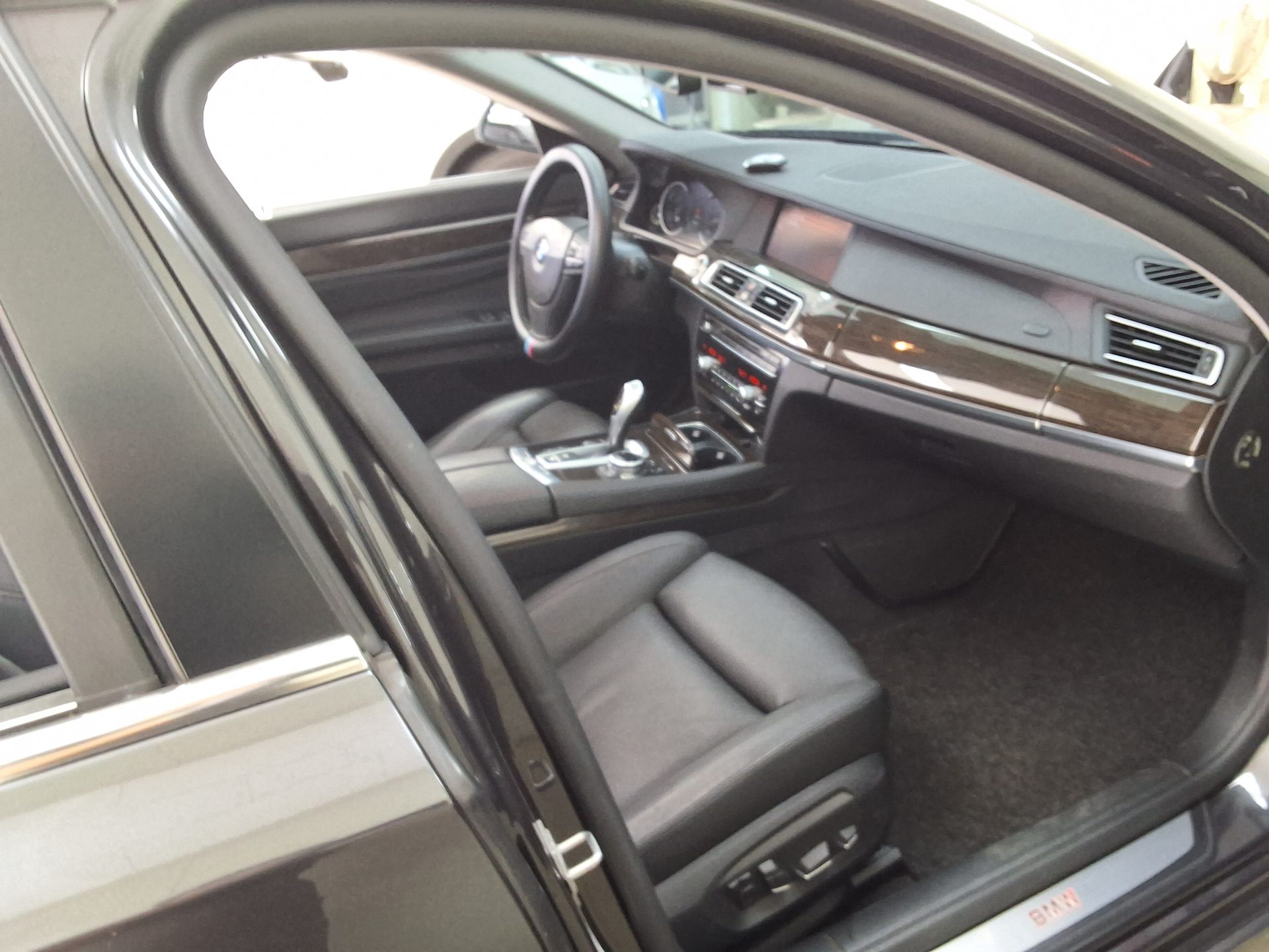 BMW 7 SERIES (5TH GEN) 740Li 2014 - zdjęcie 15