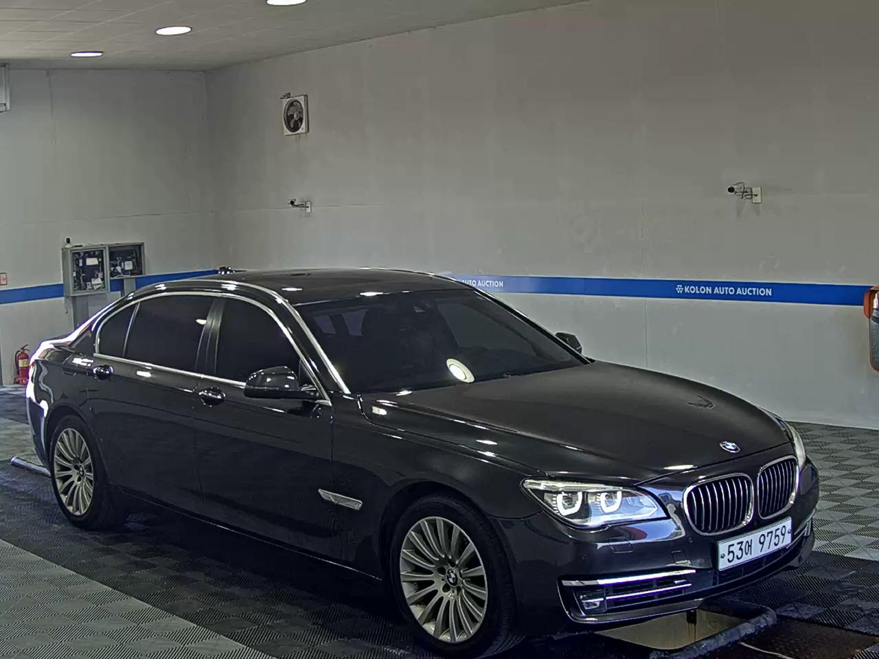BMW 7 SERIES (5TH GEN) 740Li 2014 - zdjęcie 3