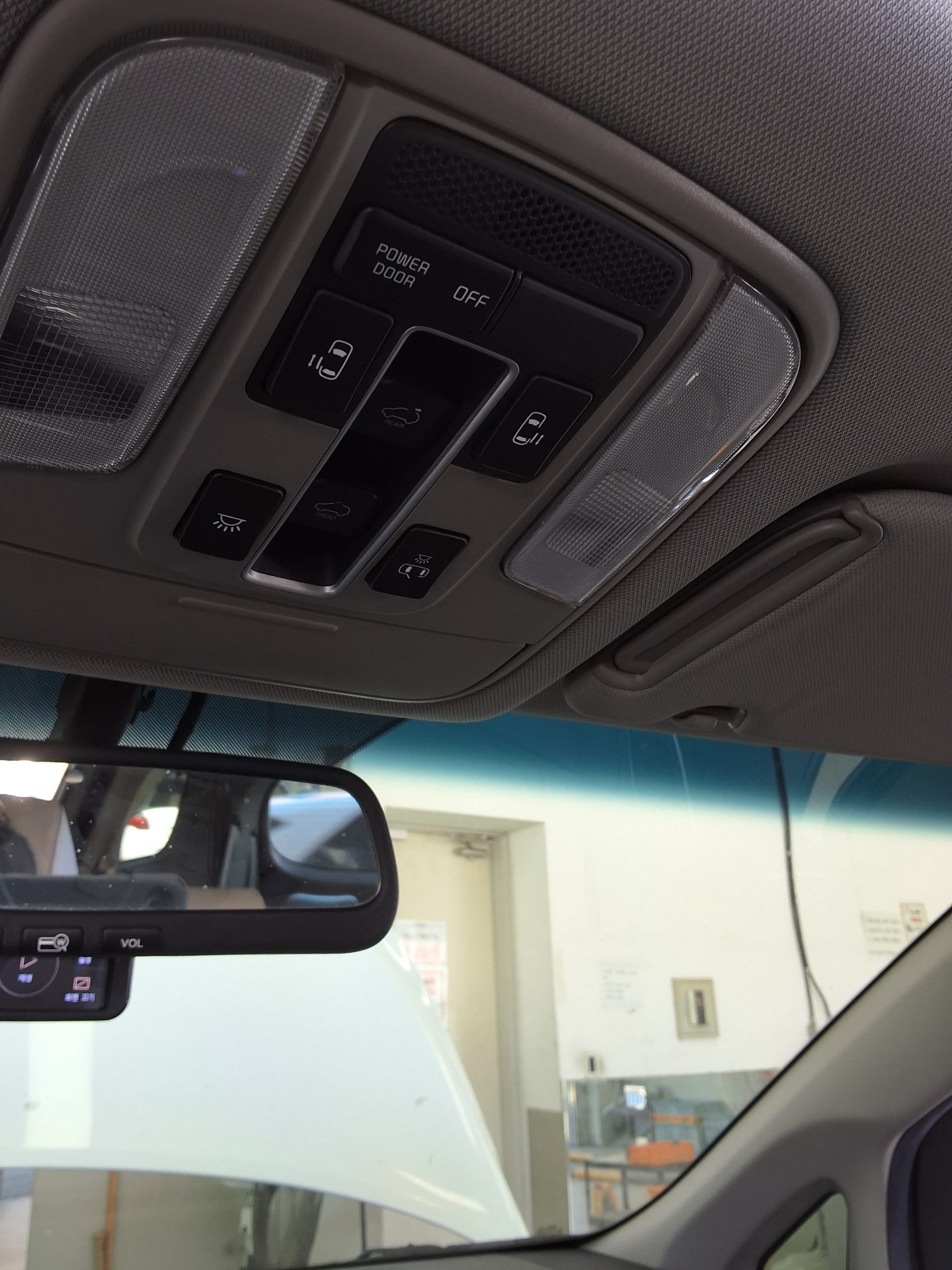 KIA ALL NEW CARNIVAL 9-SEATER DIESEL PRESTIGE 2017 - zdjęcie 18